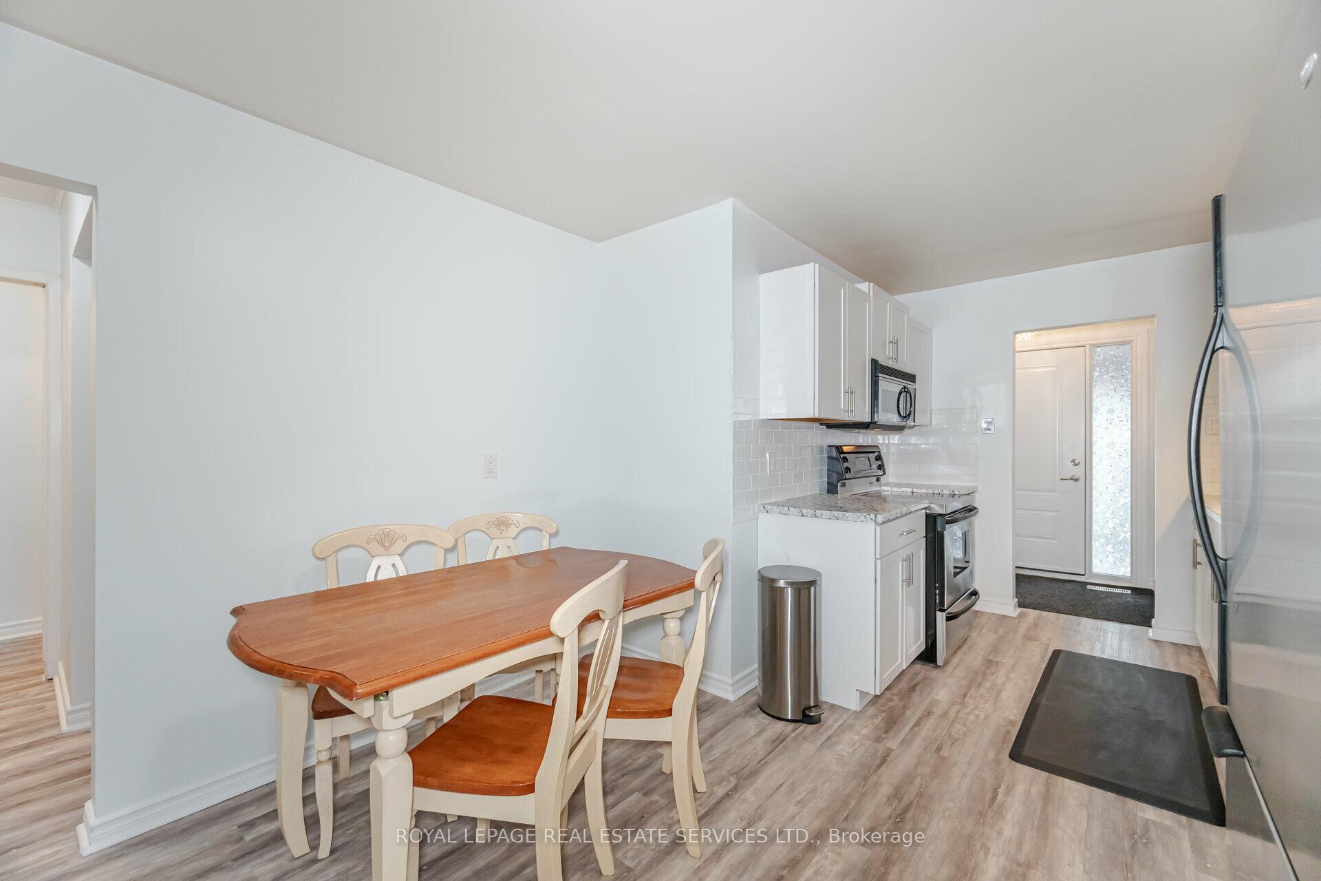 Photo 11 of 30 Burbank Place, Barrie, Wellington — HOMEH