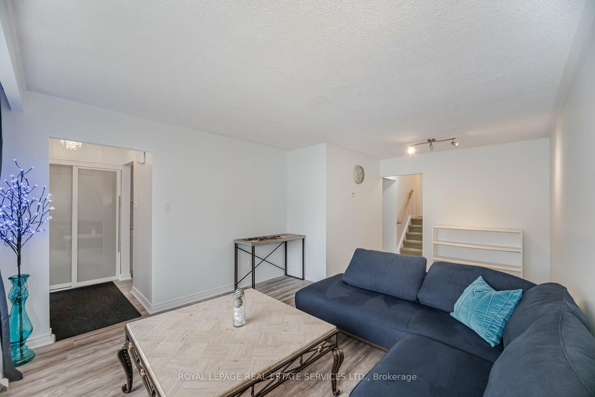 Photo 7 of 30 Burbank Place, Barrie, Wellington — HOMEH