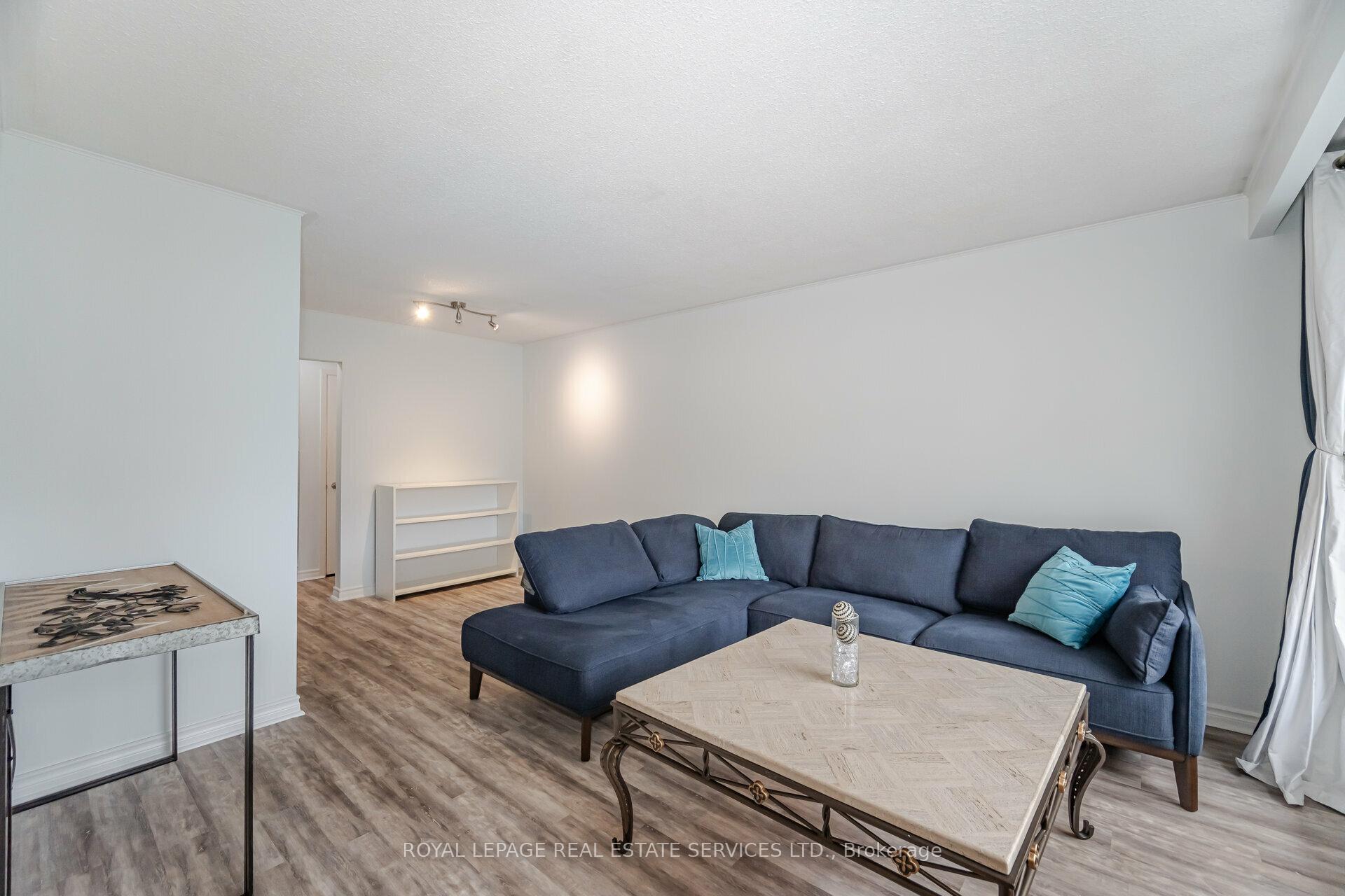 Photo 12 of 30 Burbank Place, Barrie, Wellington — HOMEH