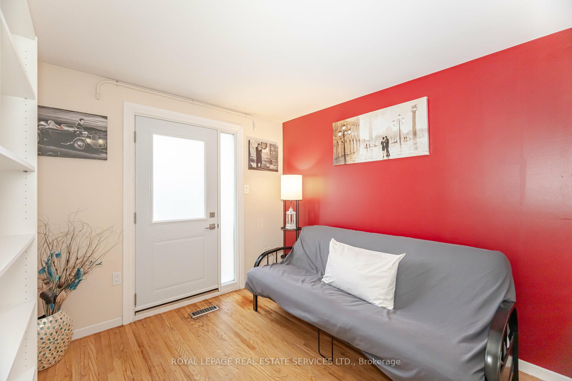 Photo 25 of 30 Burbank Place, Barrie, Wellington — HOMEH