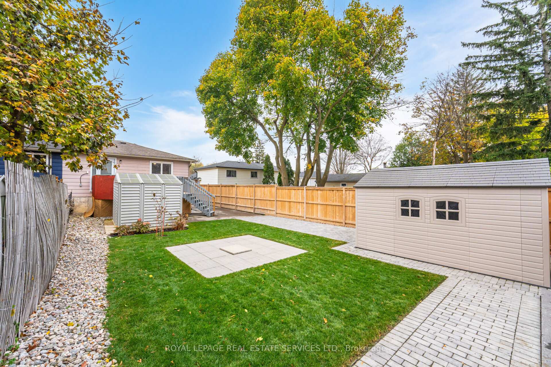 Photo 38 of 30 Burbank Place, Barrie, Wellington — HOMEH