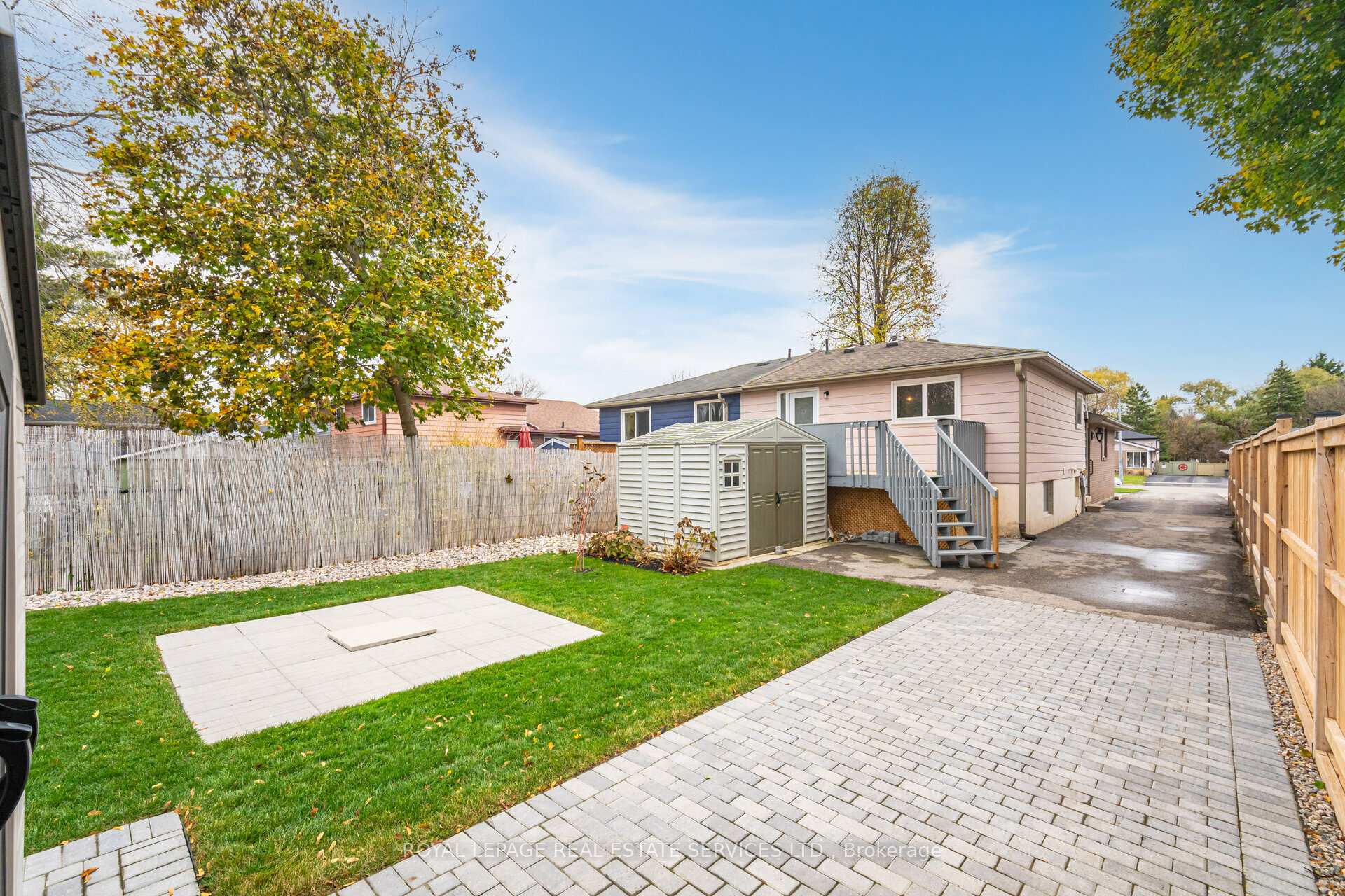 Photo 40 of 30 Burbank Place, Barrie, Wellington — HOMEH