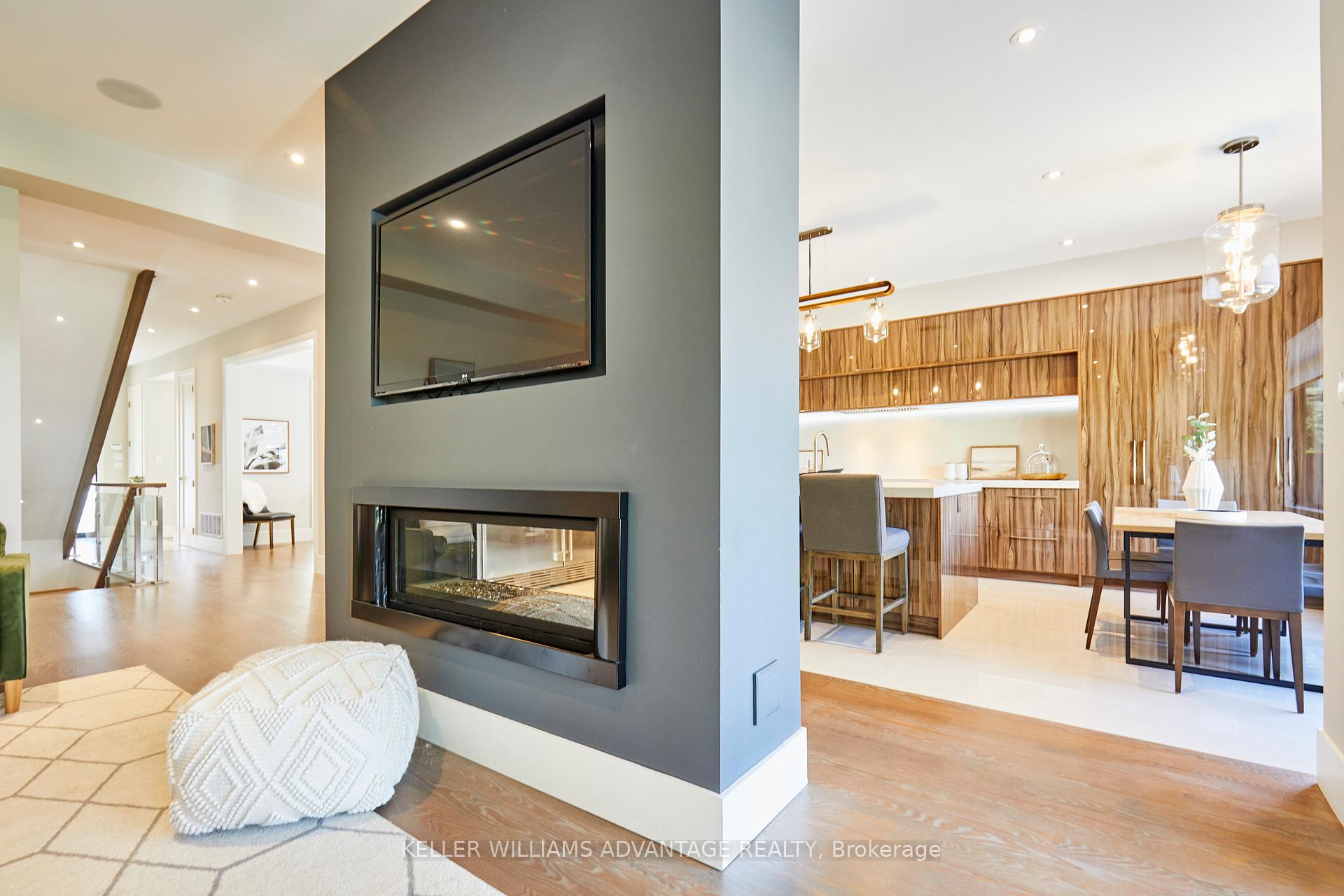 Photo 4 of 18 Coxwell Boulevard, Toronto, East York — HOMEH