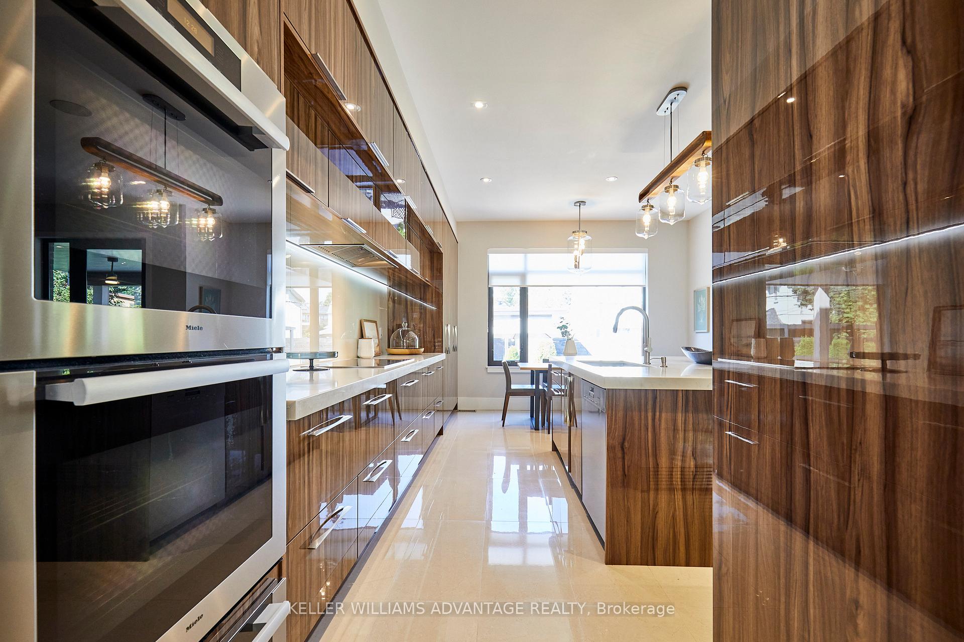 Photo 19 of 18 Coxwell Boulevard, Toronto, East York — HOMEH