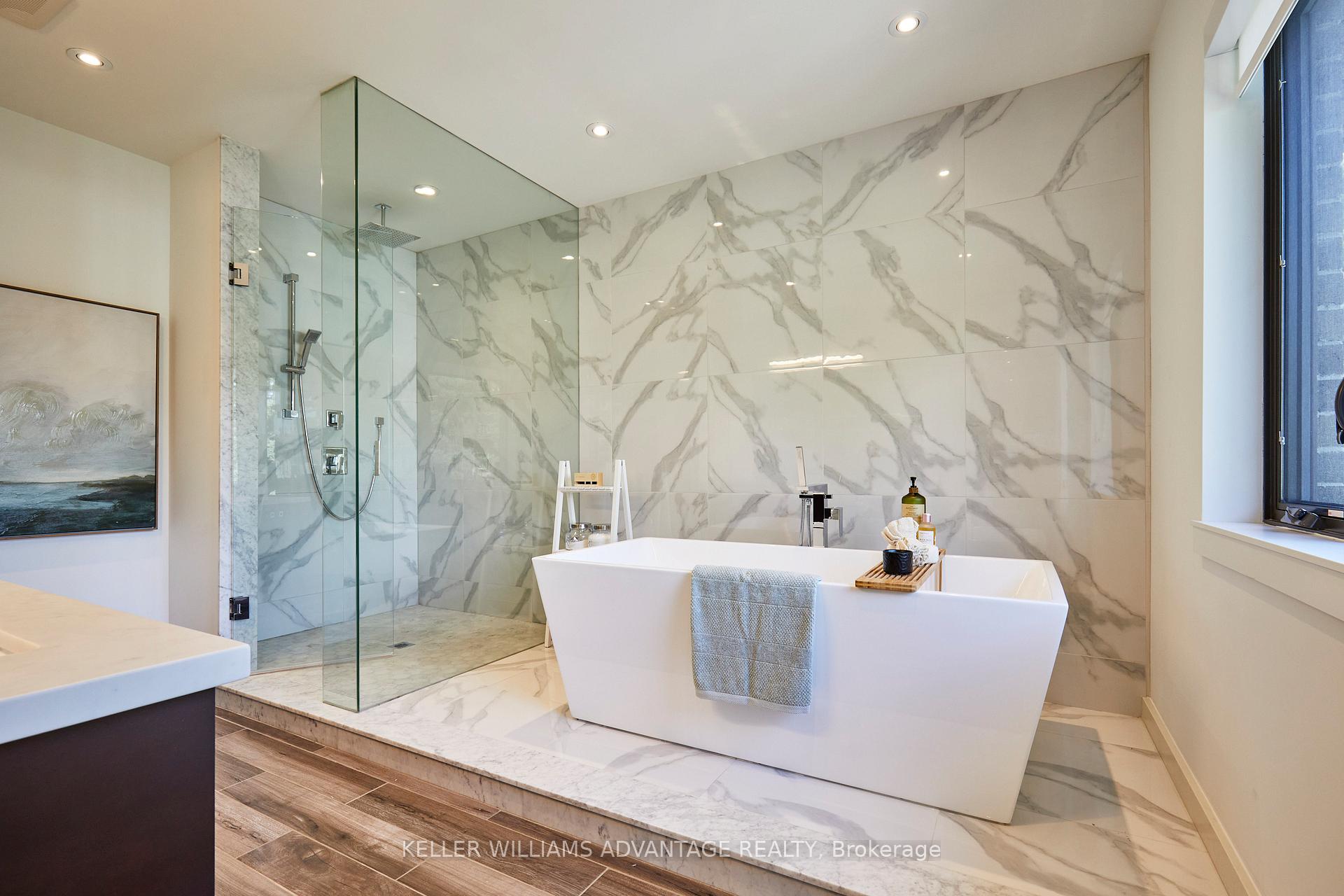 Photo 16 of 18 Coxwell Boulevard, Toronto, East York — HOMEH