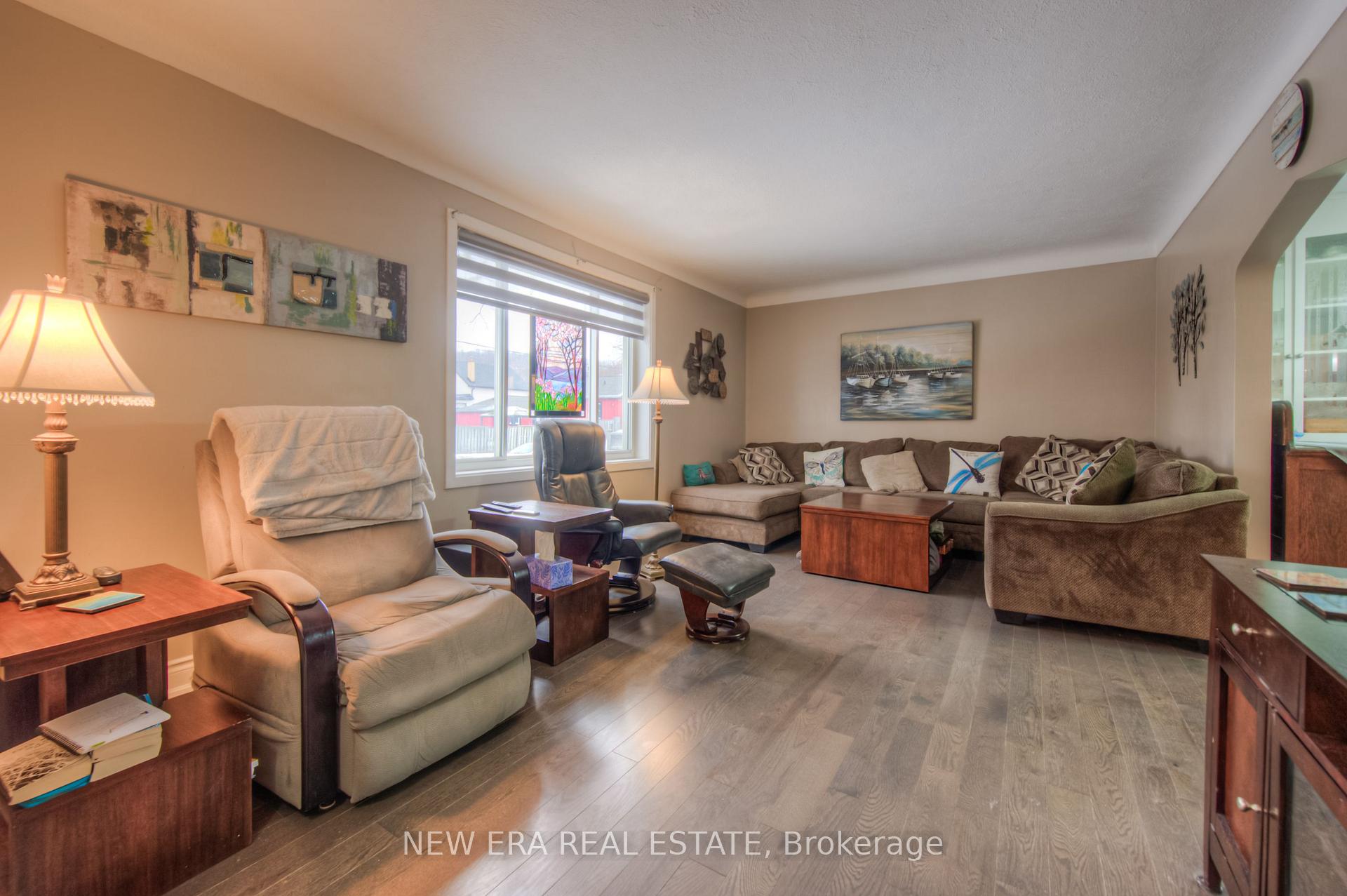 Photo 8 of 55 Wellignton Street S, Hamilton, Kirkendall — HOMEH