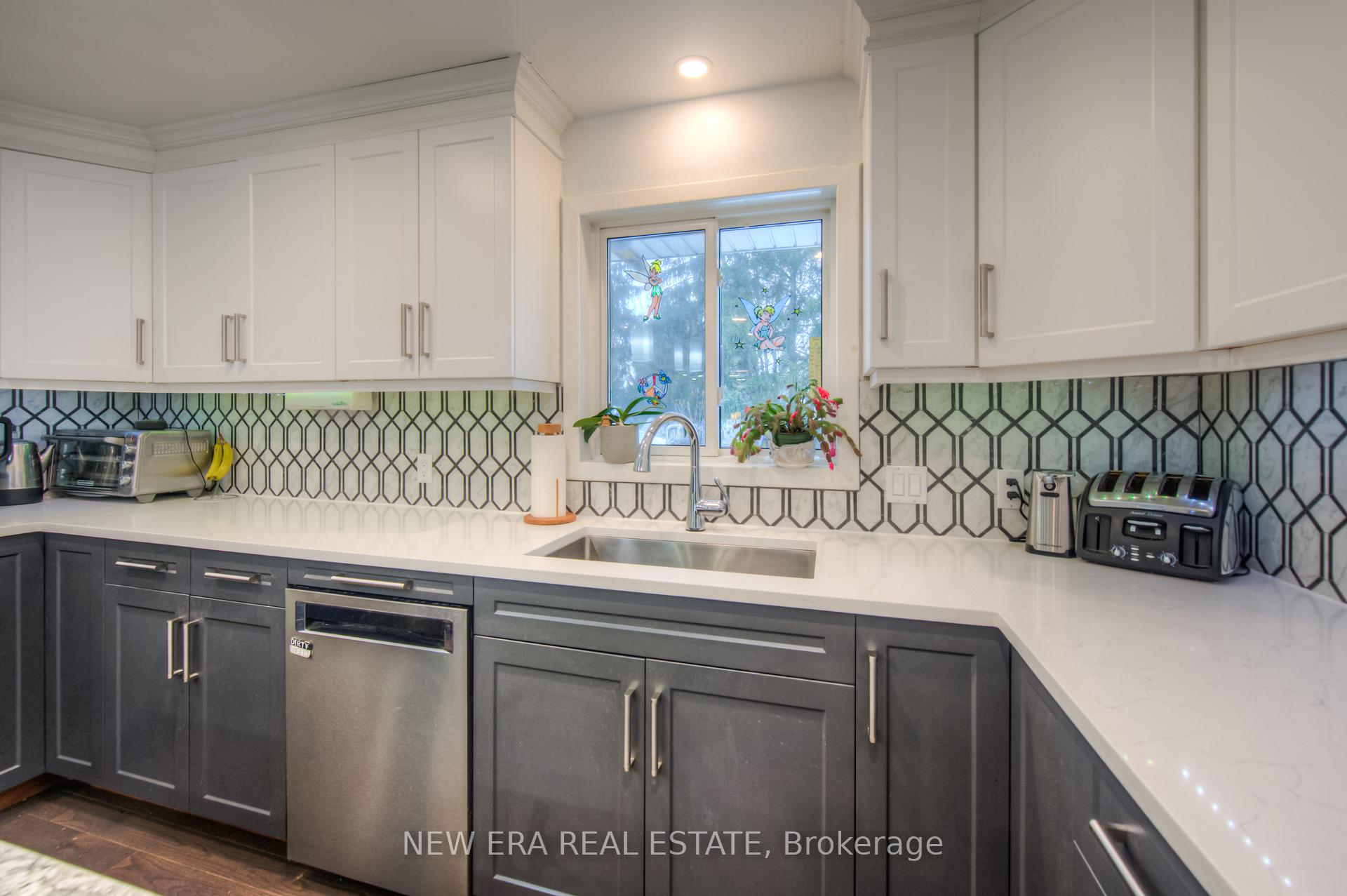 Photo 3 of 55 Wellignton Street S, Hamilton, Kirkendall — HOMEH