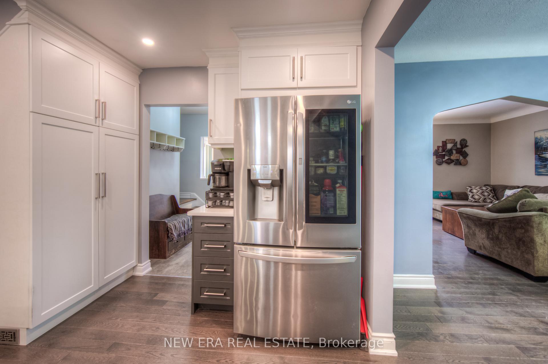 Photo 9 of 55 Wellignton Street S, Hamilton, Kirkendall — HOMEH