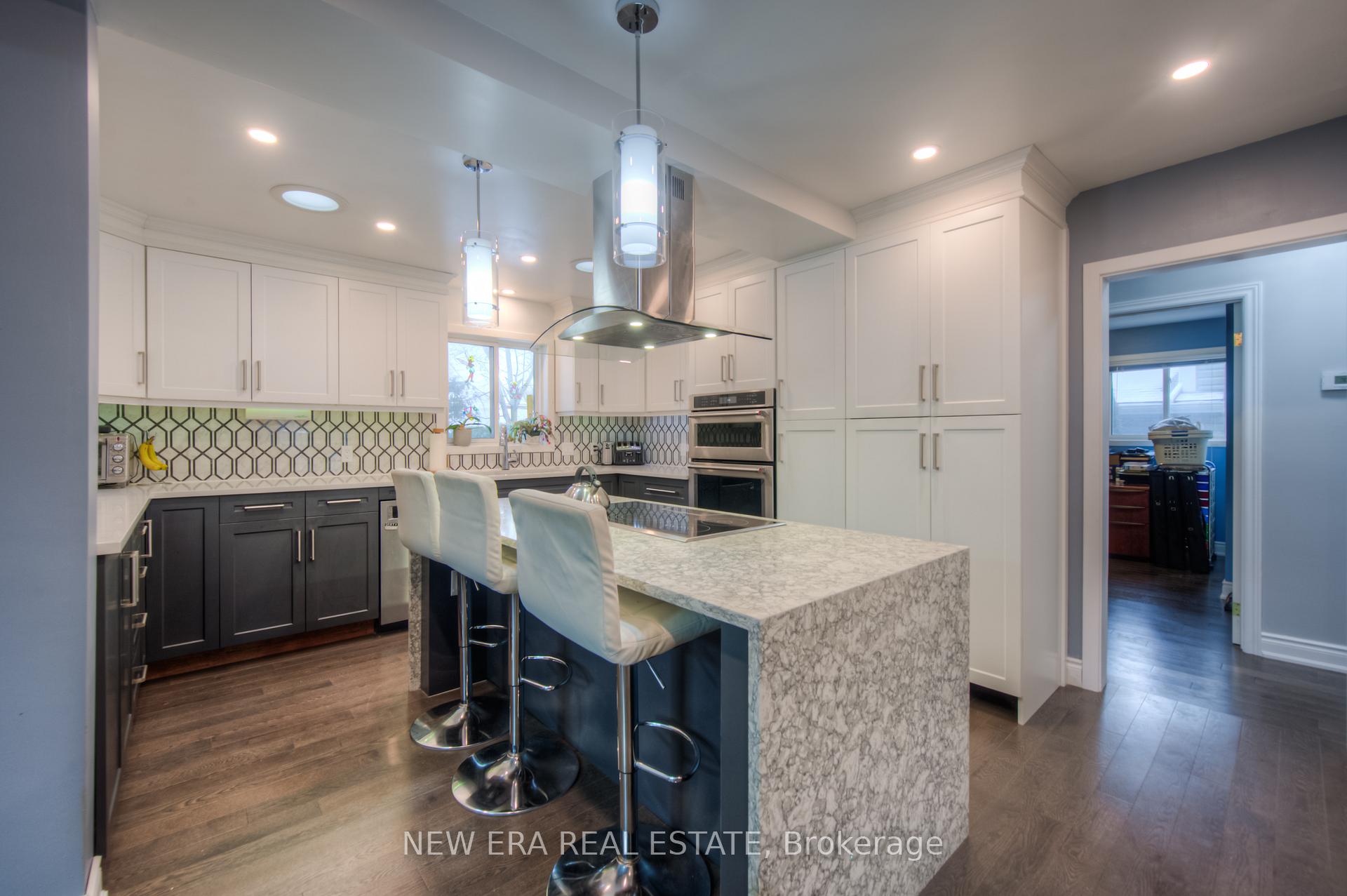 Photo 5 of 55 Wellignton Street S, Hamilton, Kirkendall — HOMEH
