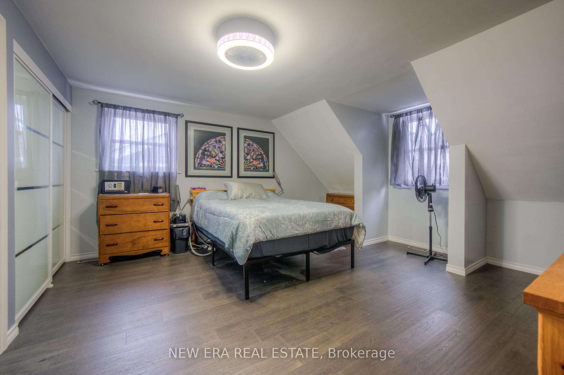 Photo 7 of 55 Wellignton Street S, Hamilton, Kirkendall — HOMEH