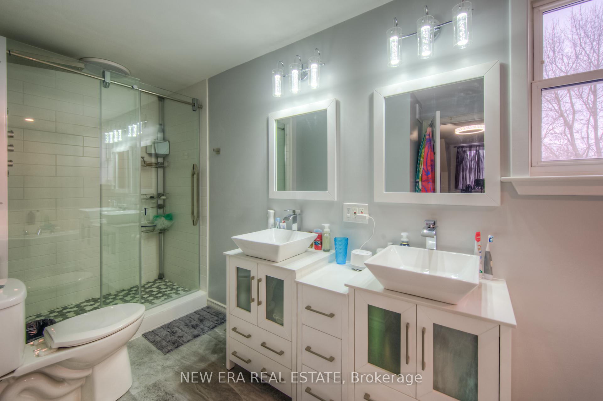 Photo 19 of 55 Wellignton Street S, Hamilton, Kirkendall — HOMEH