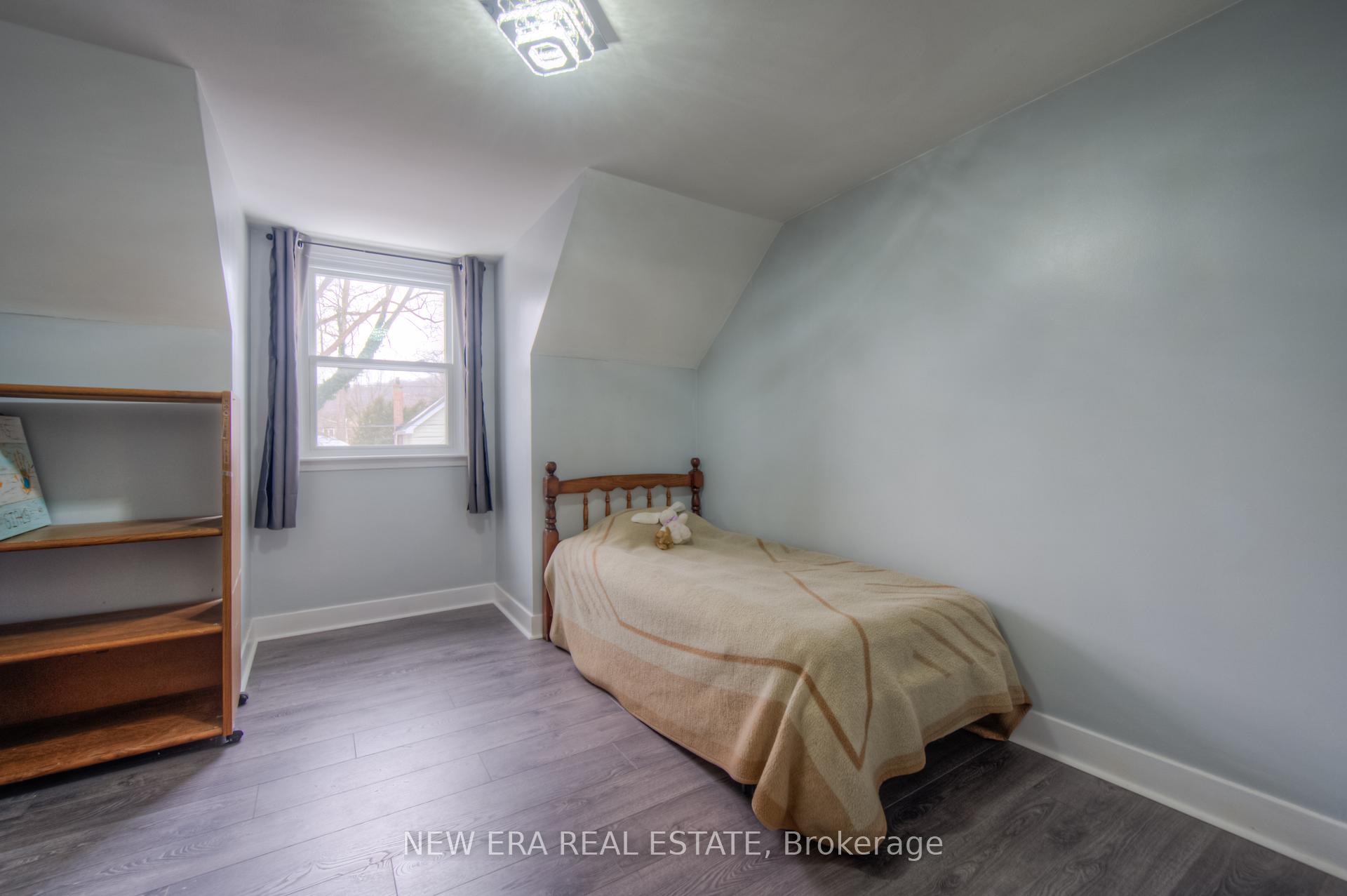 Photo 20 of 55 Wellignton Street S, Hamilton, Kirkendall — HOMEH