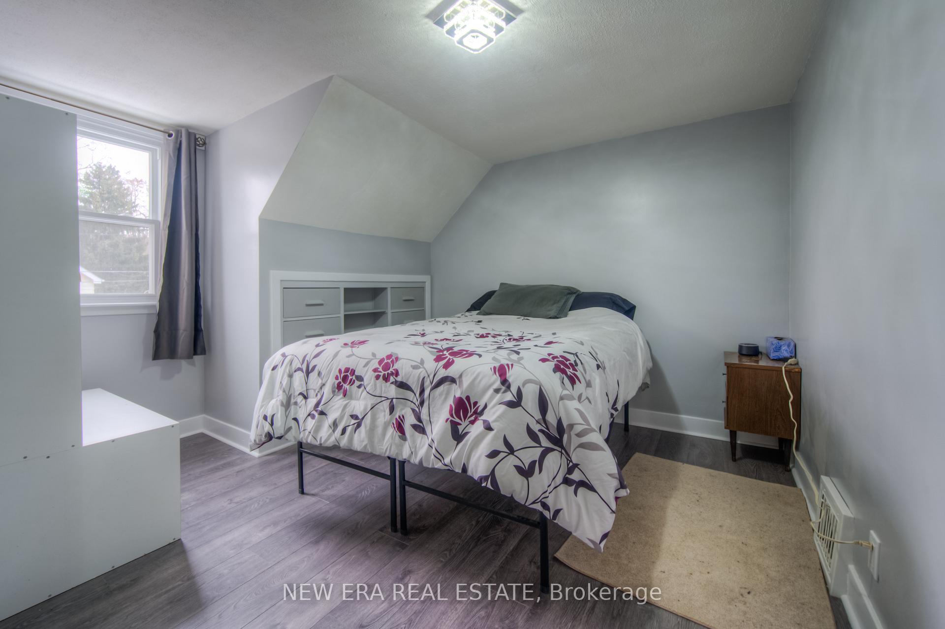 Photo 13 of 55 Wellignton Street S, Hamilton, Kirkendall — HOMEH