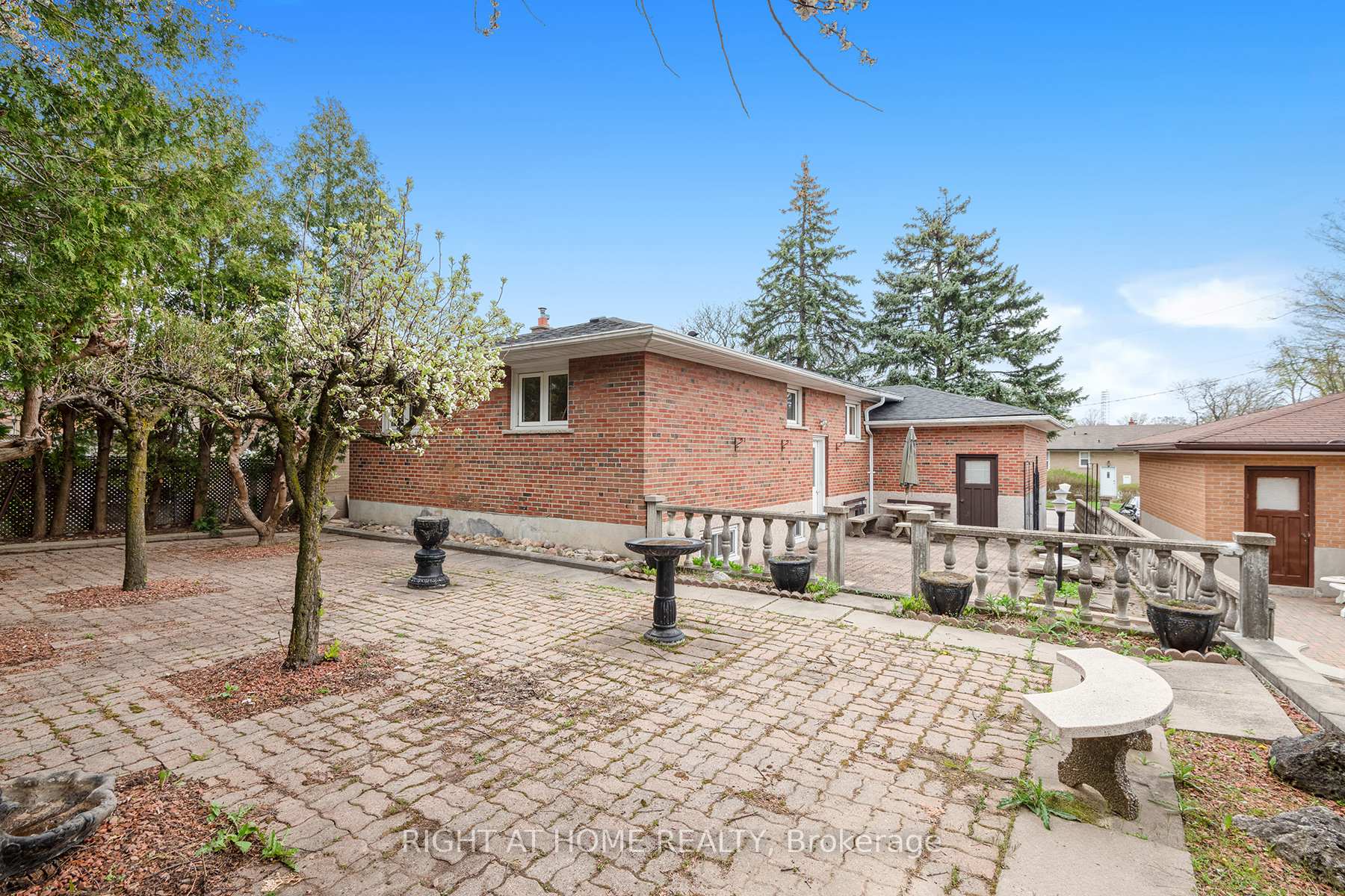 Photo 33 of 46 A Courton Drive, Scarborough, Wexford-Maryvale — HOMEH