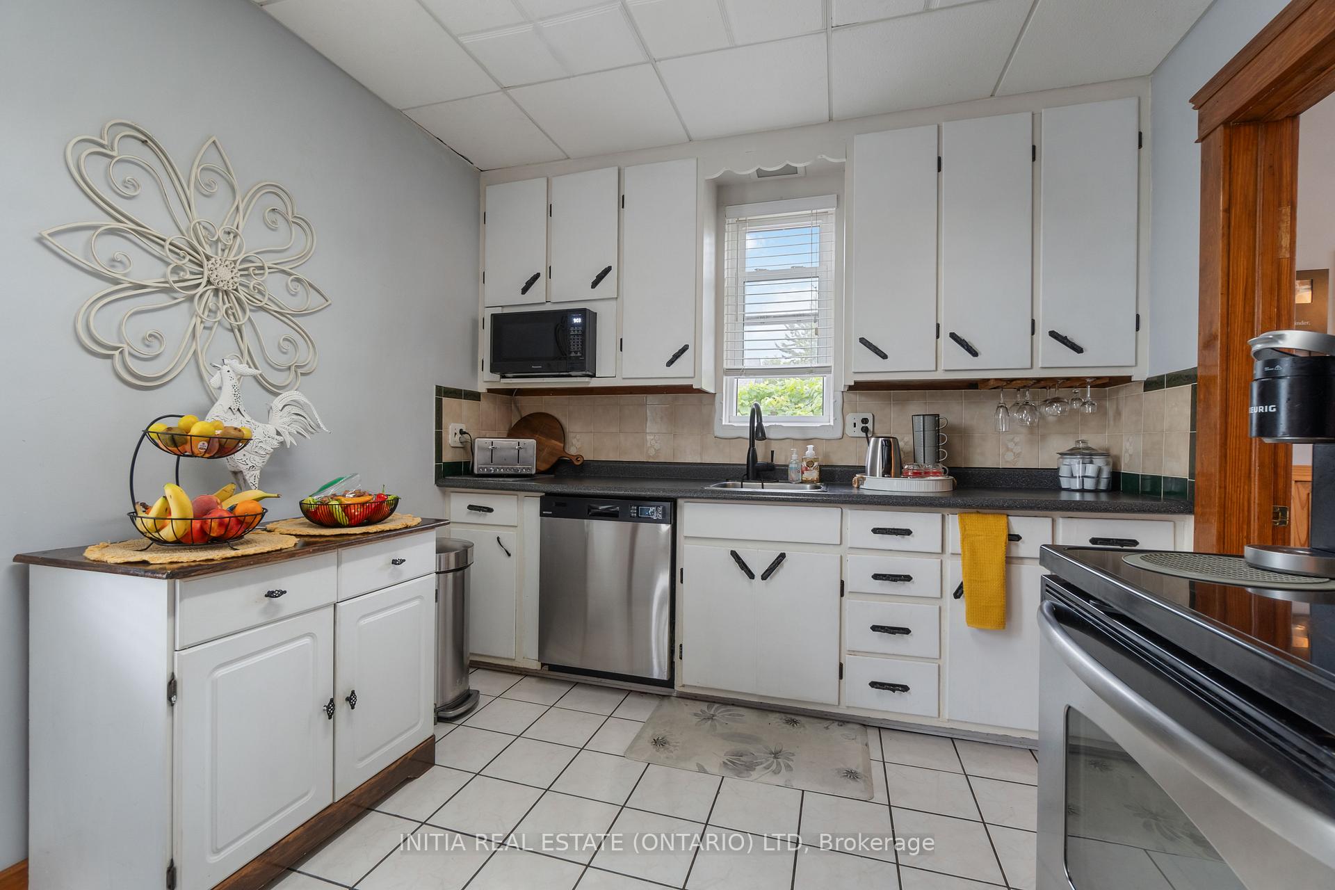 Photo 4 of 361 Devine Street, Sarnia — HOMEH