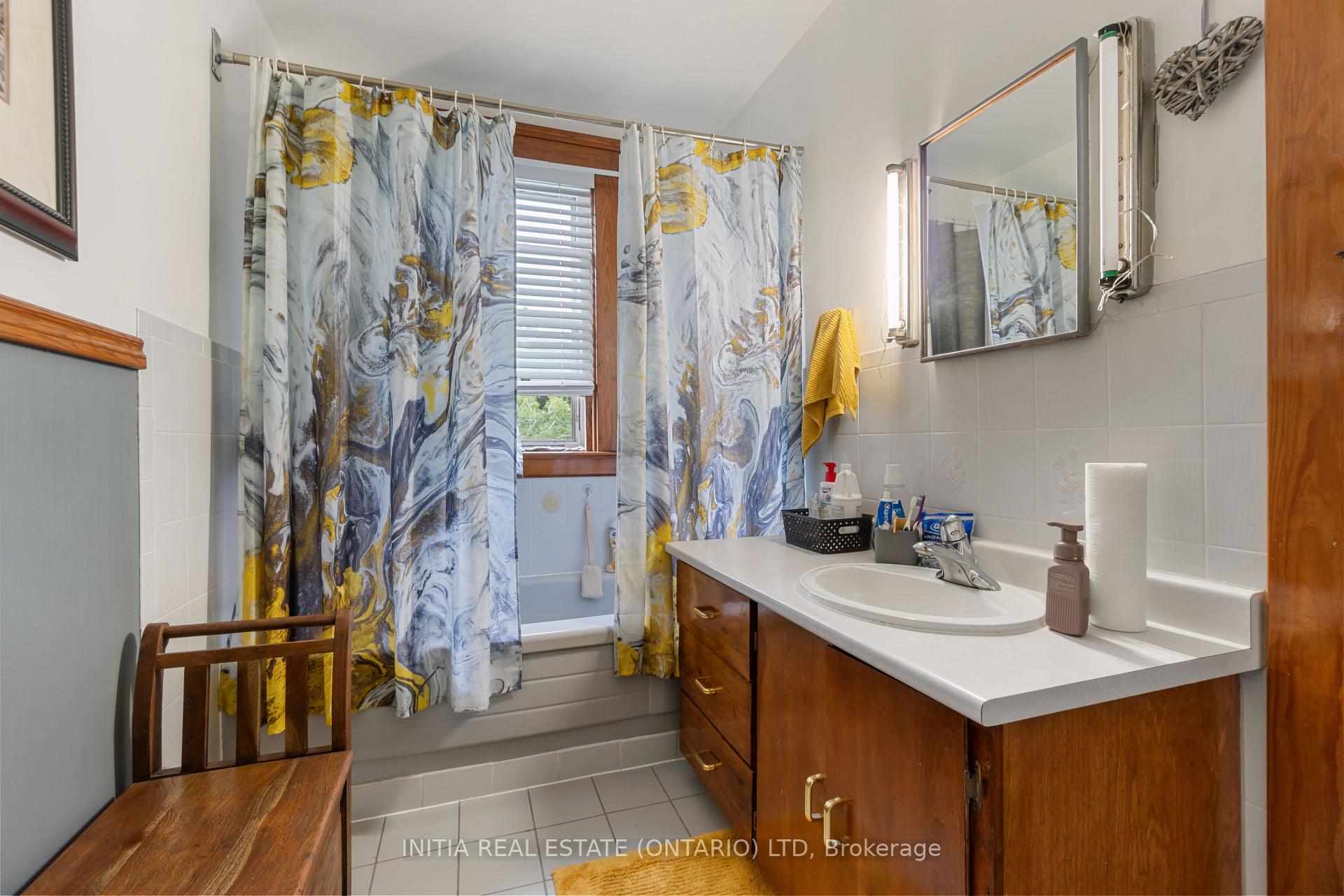 Photo 10 of 361 Devine Street, Sarnia — HOMEH