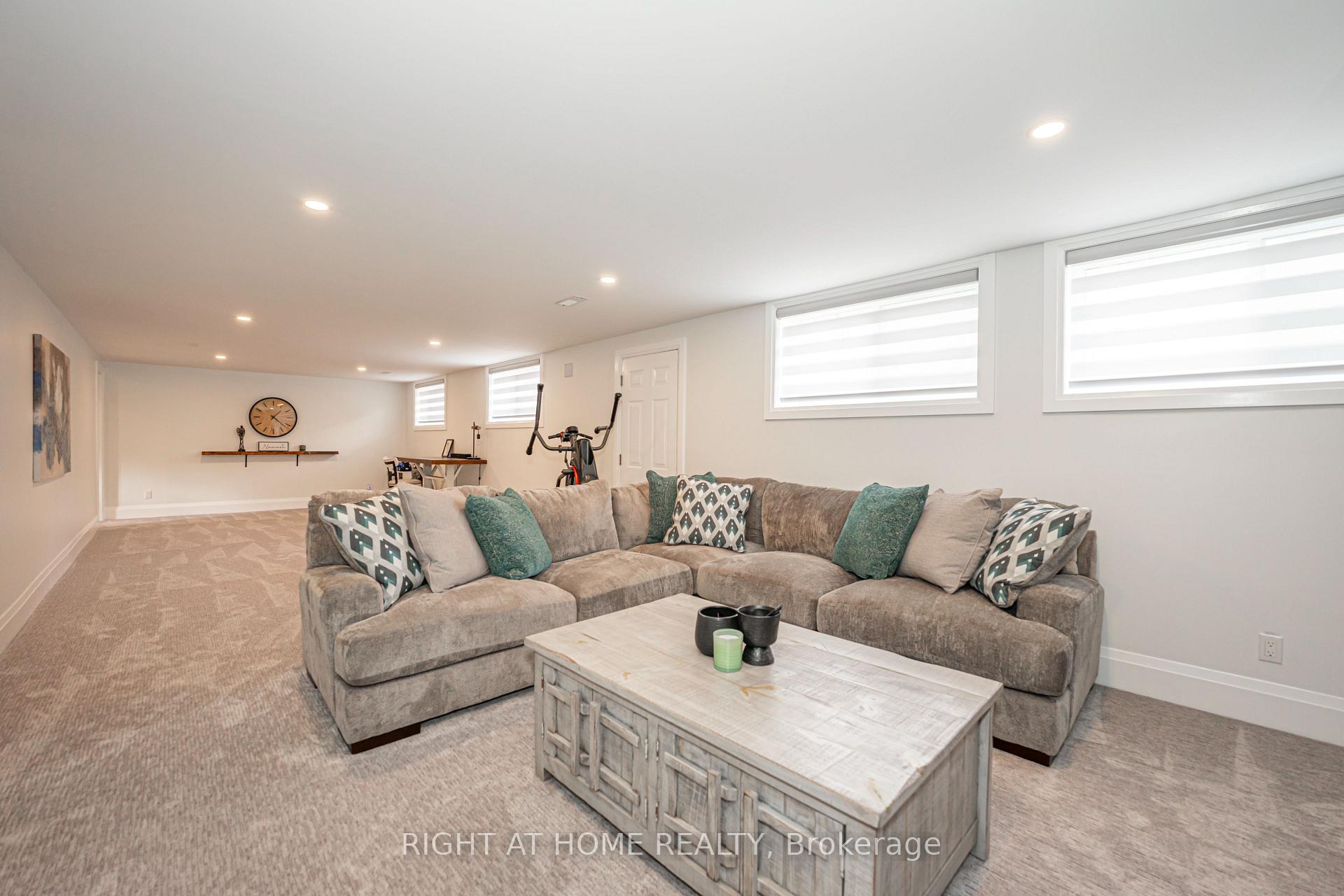Photo 6 of 132 Switzer Street, Clearview, Rural Clearview — HOMEH