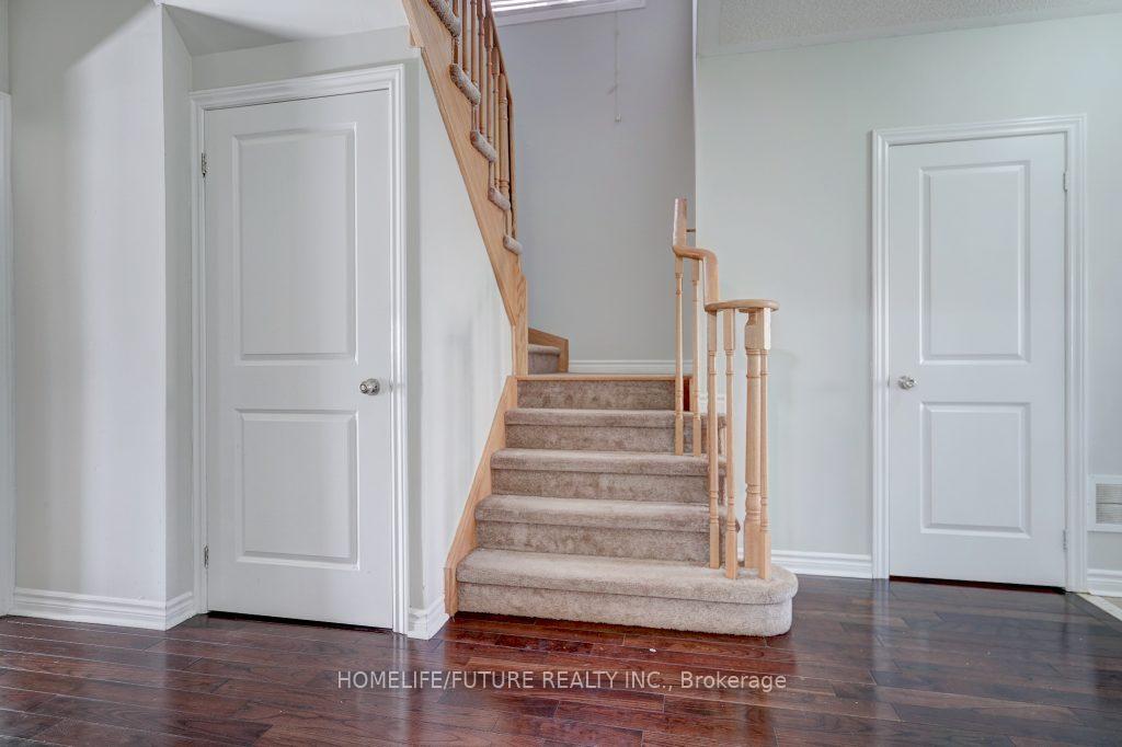 Photo 5 of 27 Adanac Drive, Whitby, Blue Grass Meadows — HOMEH