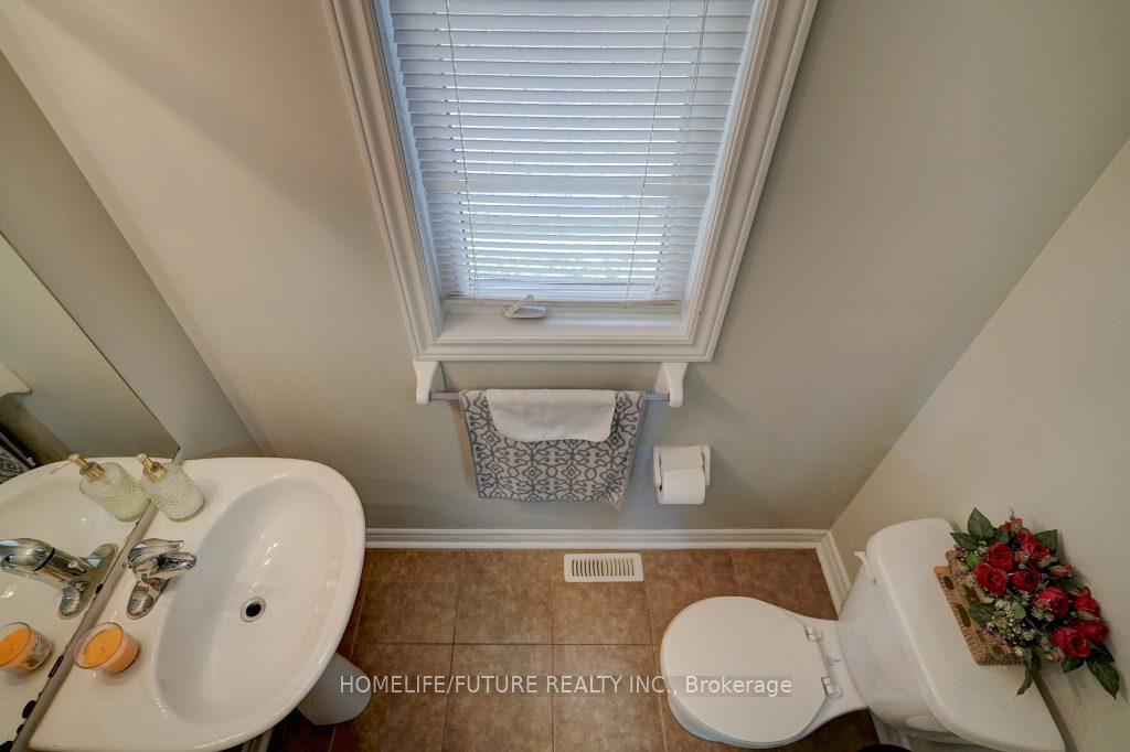 Photo 6 of 27 Adanac Drive, Whitby, Blue Grass Meadows — HOMEH