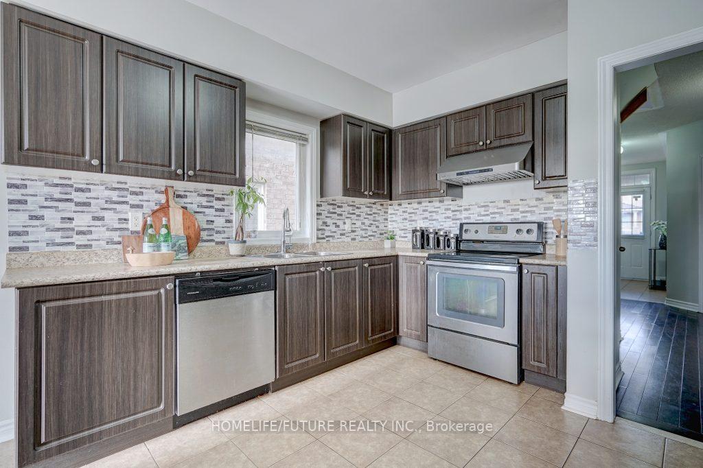 Photo 10 of 27 Adanac Drive, Whitby, Blue Grass Meadows — HOMEH