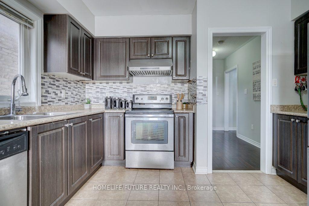 Photo 13 of 27 Adanac Drive, Whitby, Blue Grass Meadows — HOMEH