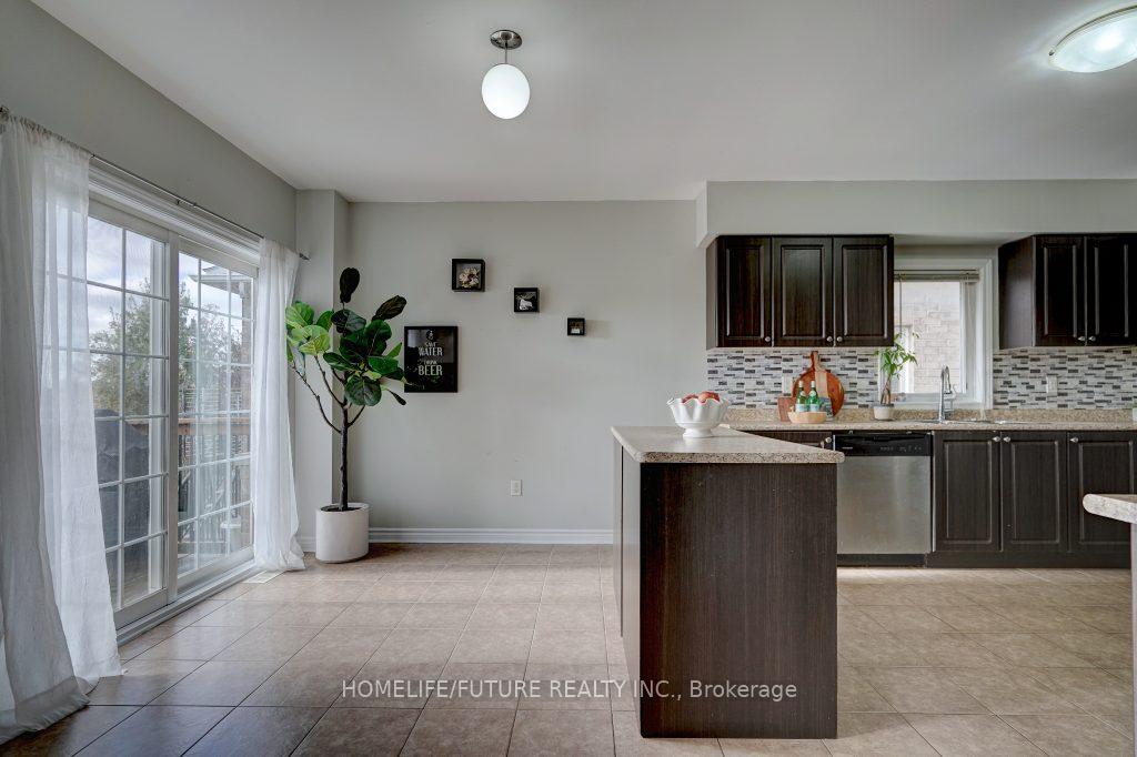 Photo 15 of 27 Adanac Drive, Whitby, Blue Grass Meadows — HOMEH