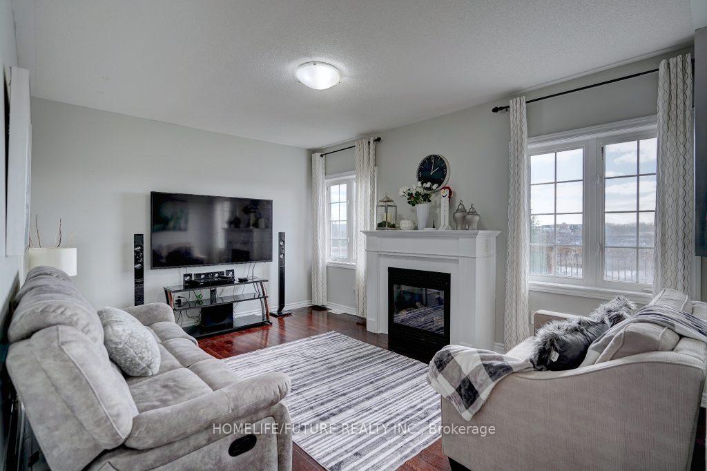 Photo 21 of 27 Adanac Drive, Whitby, Blue Grass Meadows — HOMEH