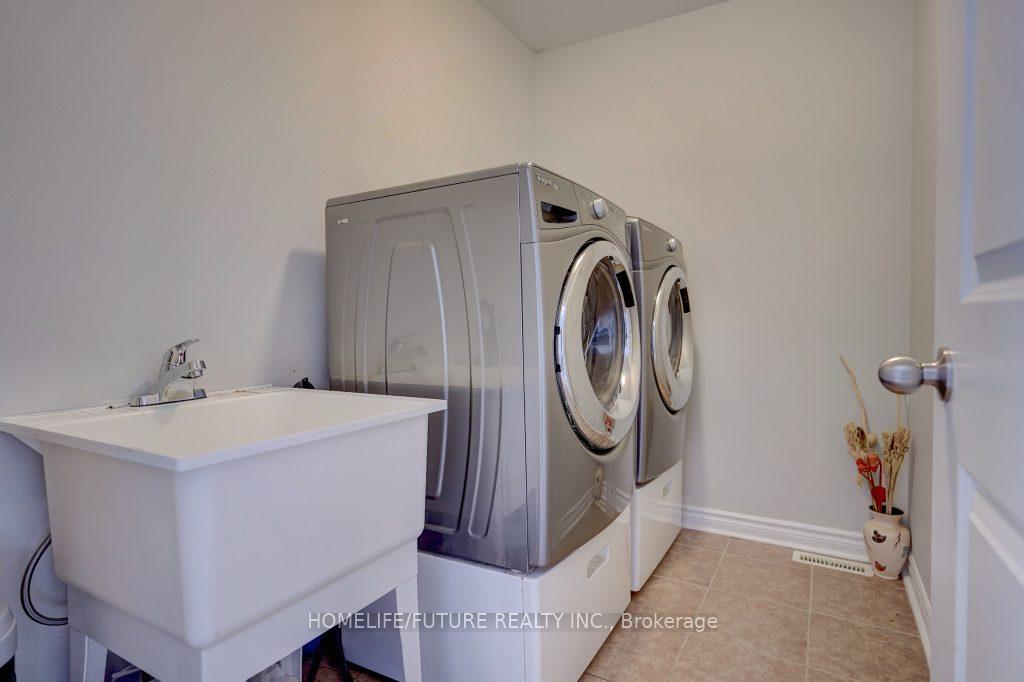 Photo 22 of 27 Adanac Drive, Whitby, Blue Grass Meadows — HOMEH