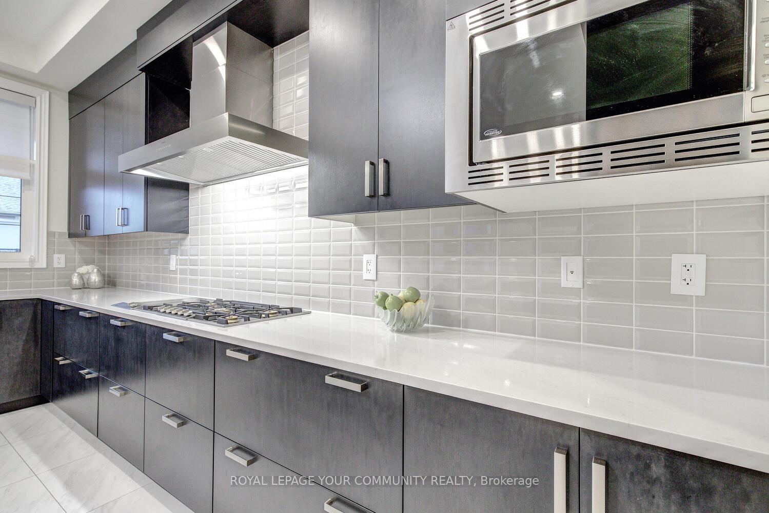 Photo 14 of 119 Lady Jessica Drive, Vaughan, Patterson — HOMEH