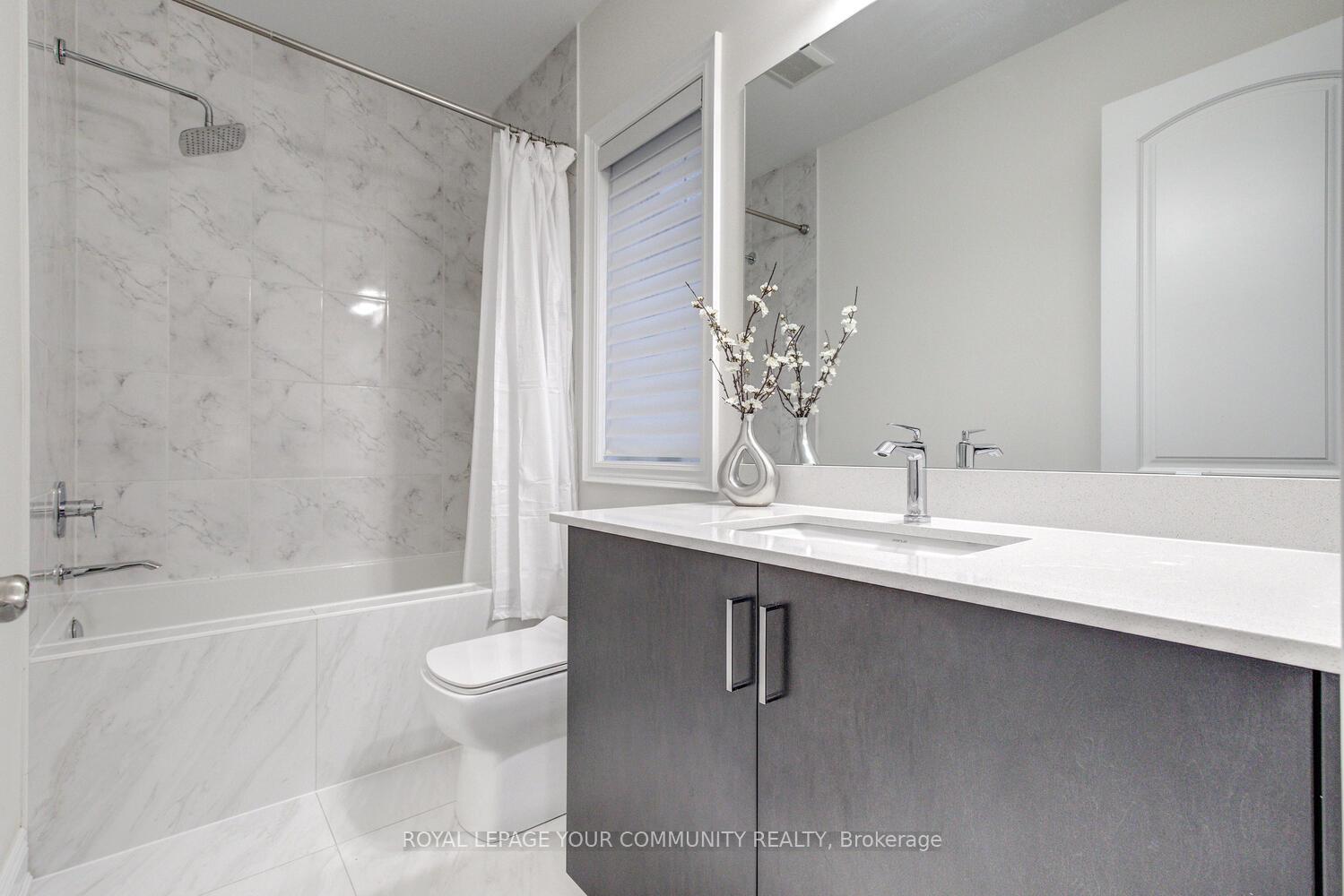 Photo 33 of 119 Lady Jessica Drive, Vaughan, Patterson — HOMEH