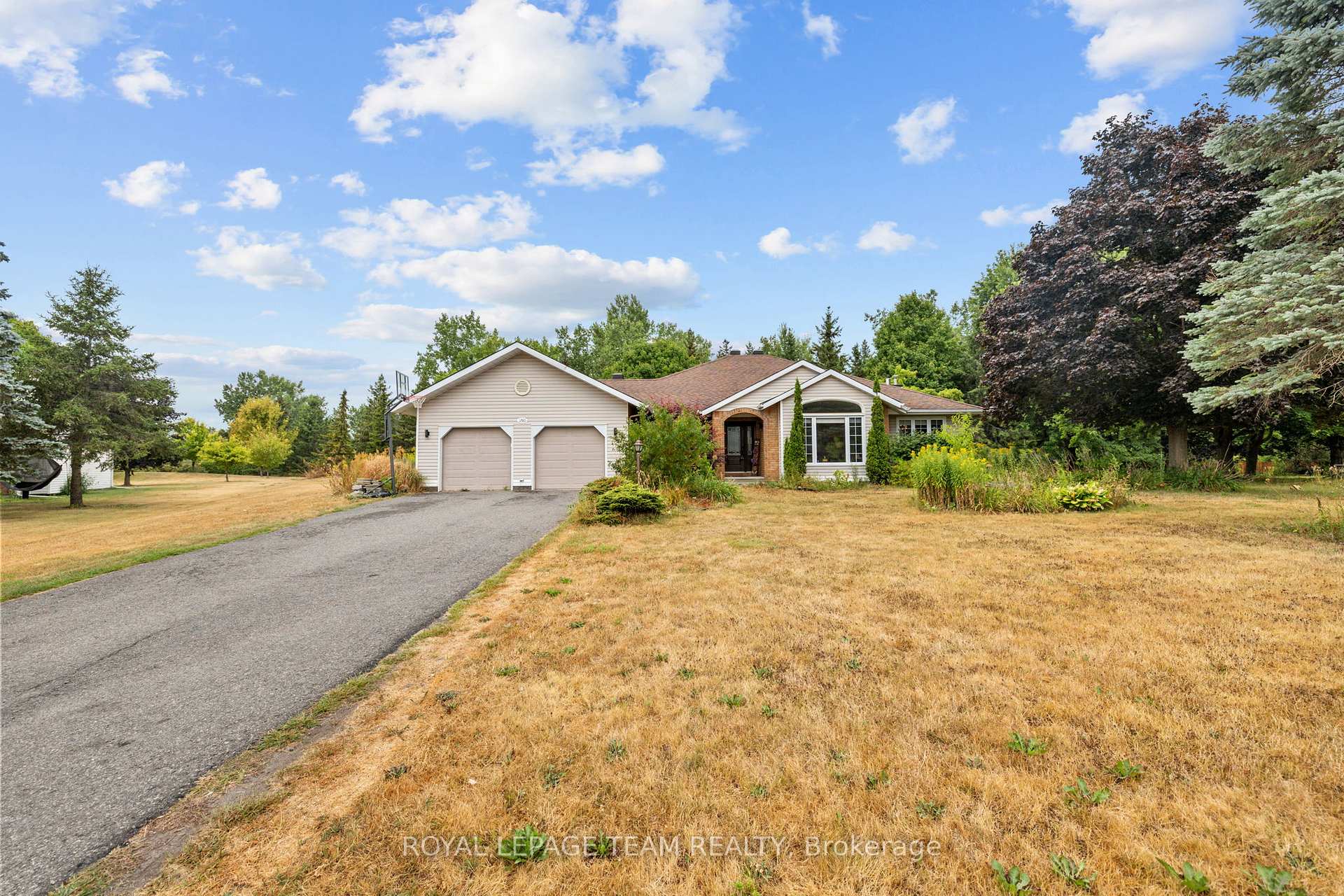 Photo 2 of 1280 Ben Royal Avenue, Ottawa, Greely — HOMEH