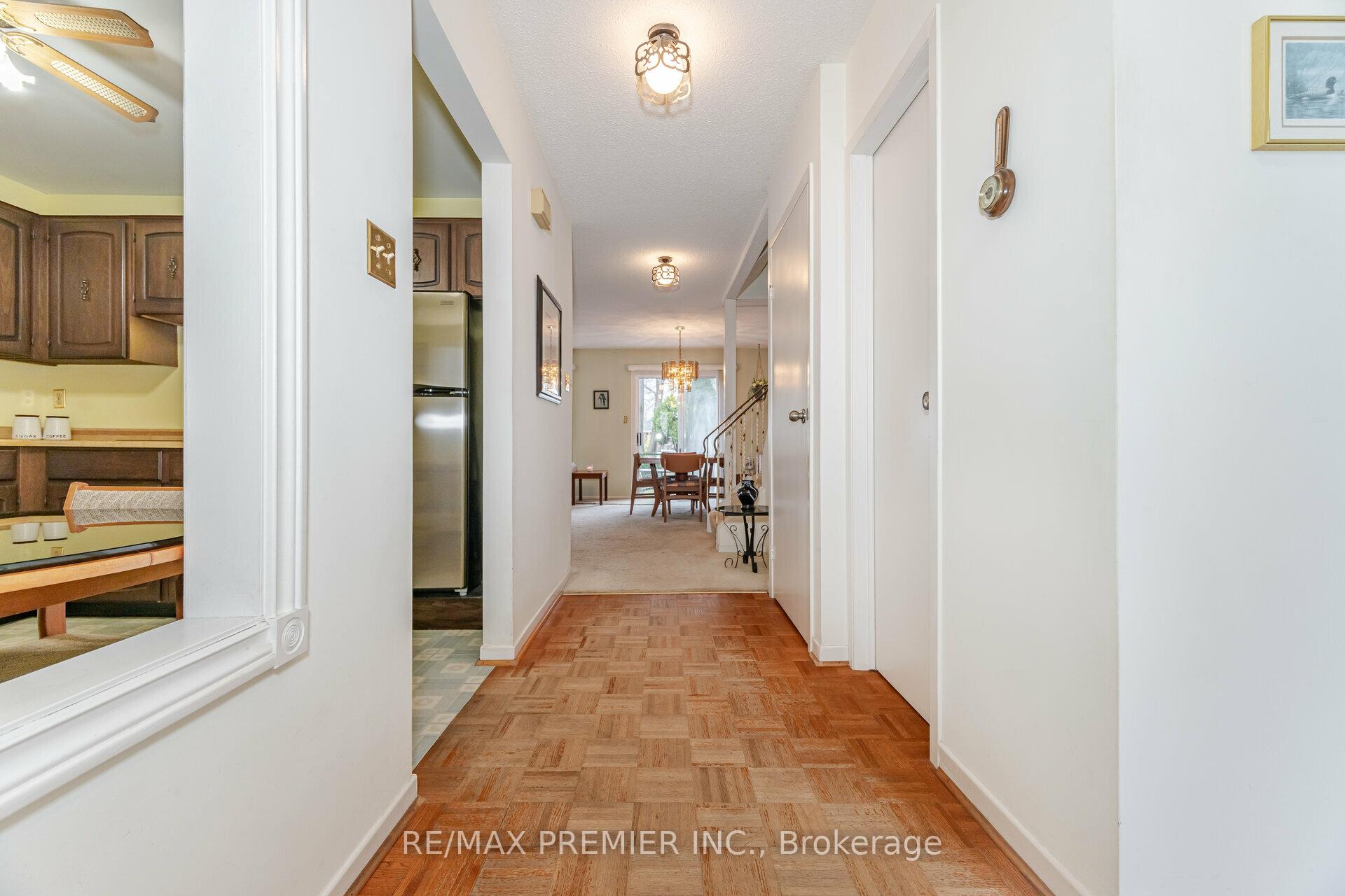 Photo 7 of 10 Andrea Lane, Vaughan, East Woodbridge — HOMEH