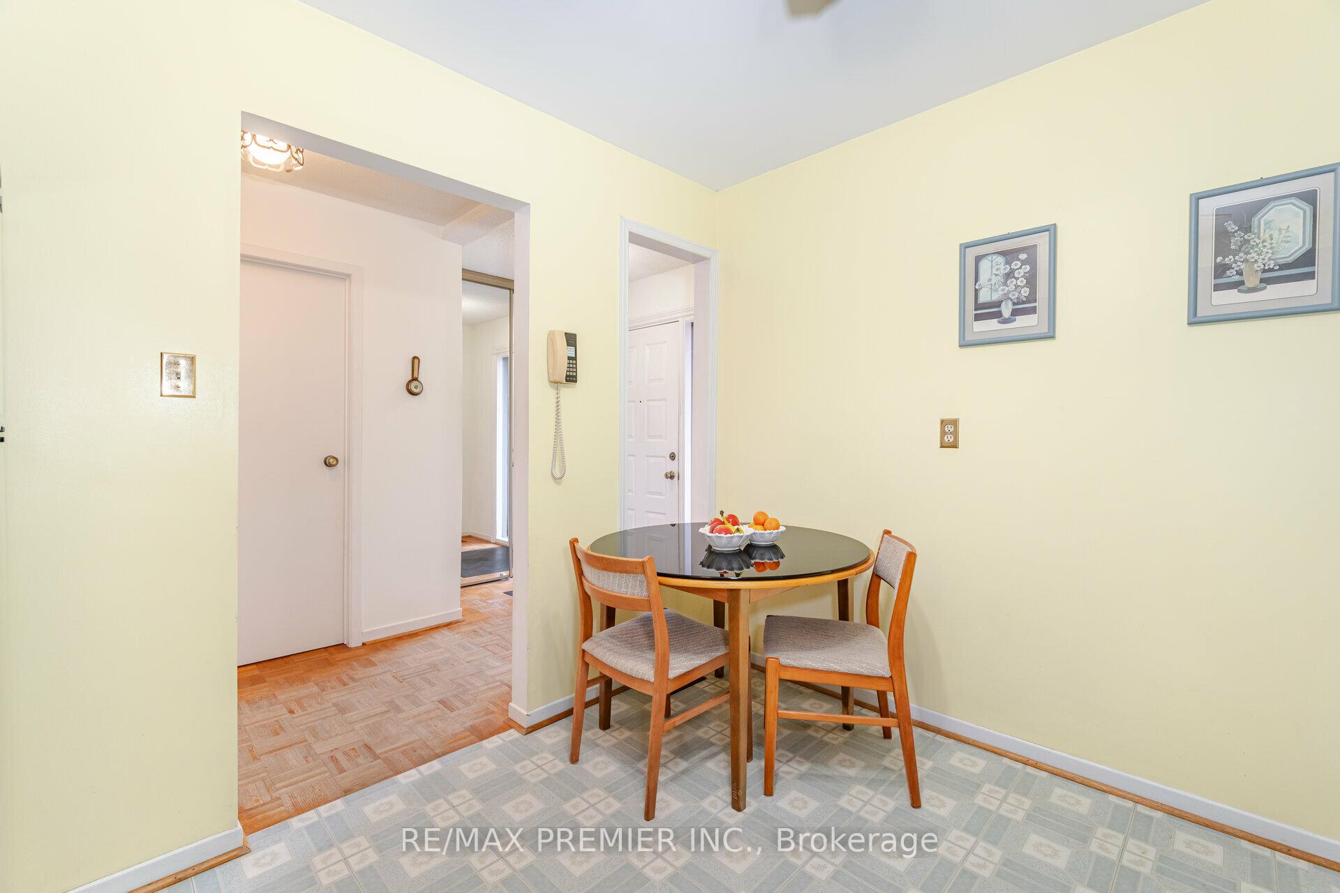 Photo 9 of 10 Andrea Lane, Vaughan, East Woodbridge — HOMEH