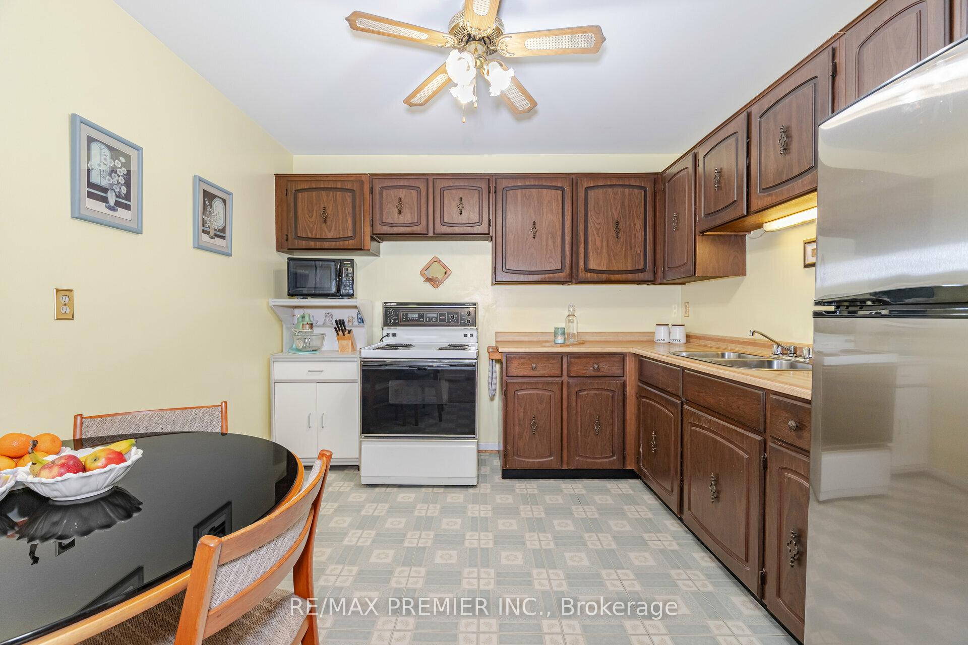 Photo 8 of 10 Andrea Lane, Vaughan, East Woodbridge — HOMEH