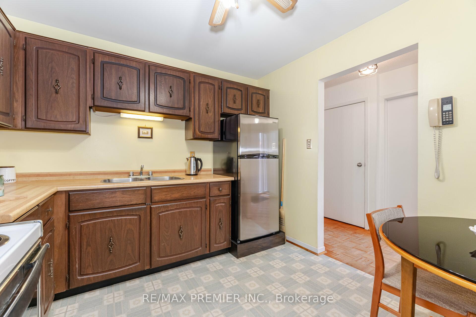 Photo 16 of 10 Andrea Lane, Vaughan, East Woodbridge — HOMEH