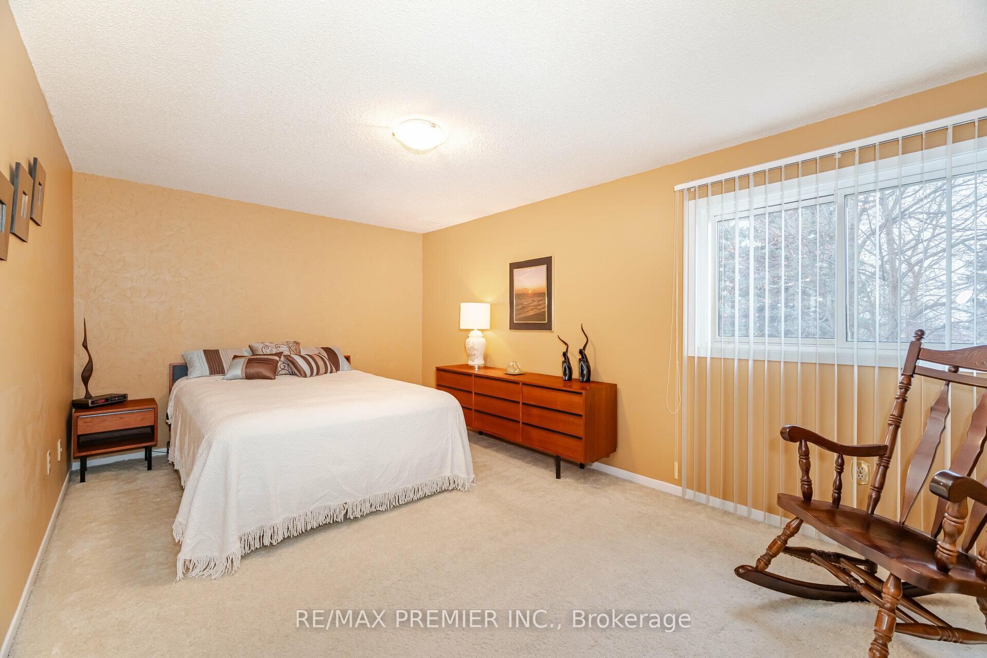 Photo 11 of 10 Andrea Lane, Vaughan, East Woodbridge — HOMEH