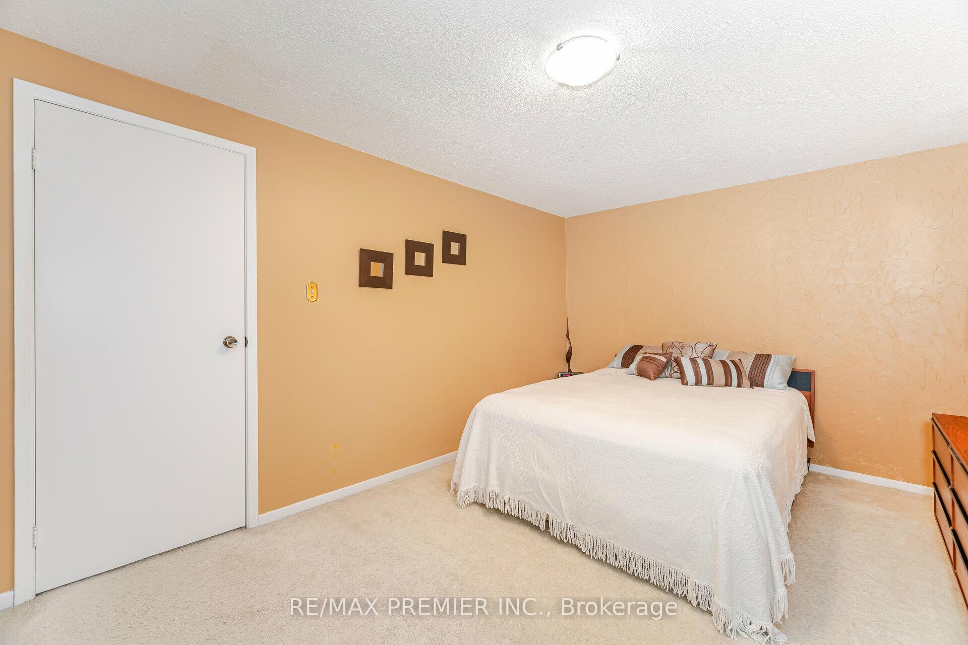 Photo 18 of 10 Andrea Lane, Vaughan, East Woodbridge — HOMEH