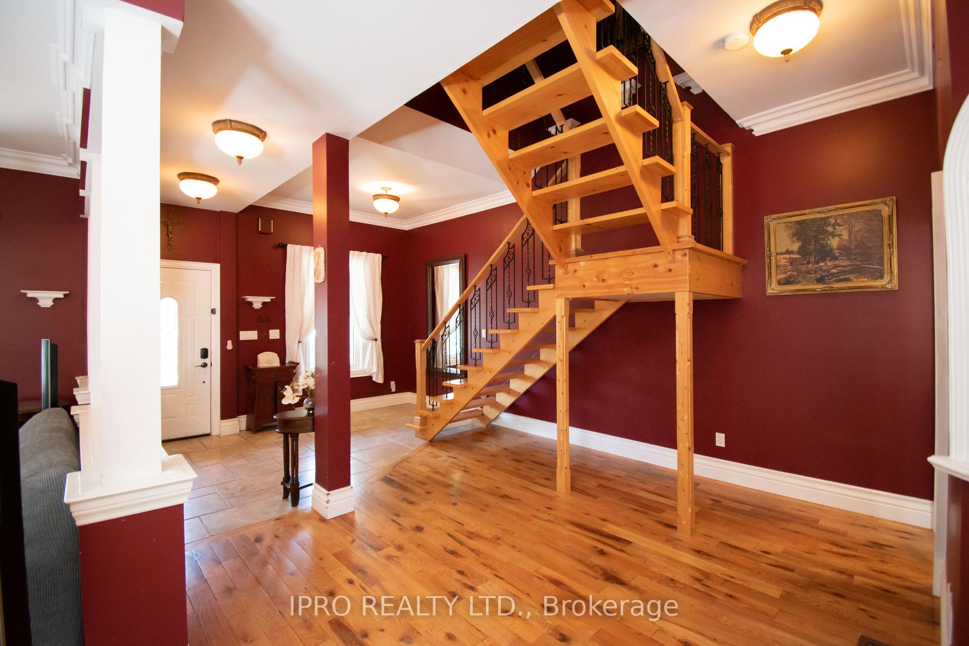Photo 5 of 27 David Street, Brampton, Downtown Brampton — HOMEH
