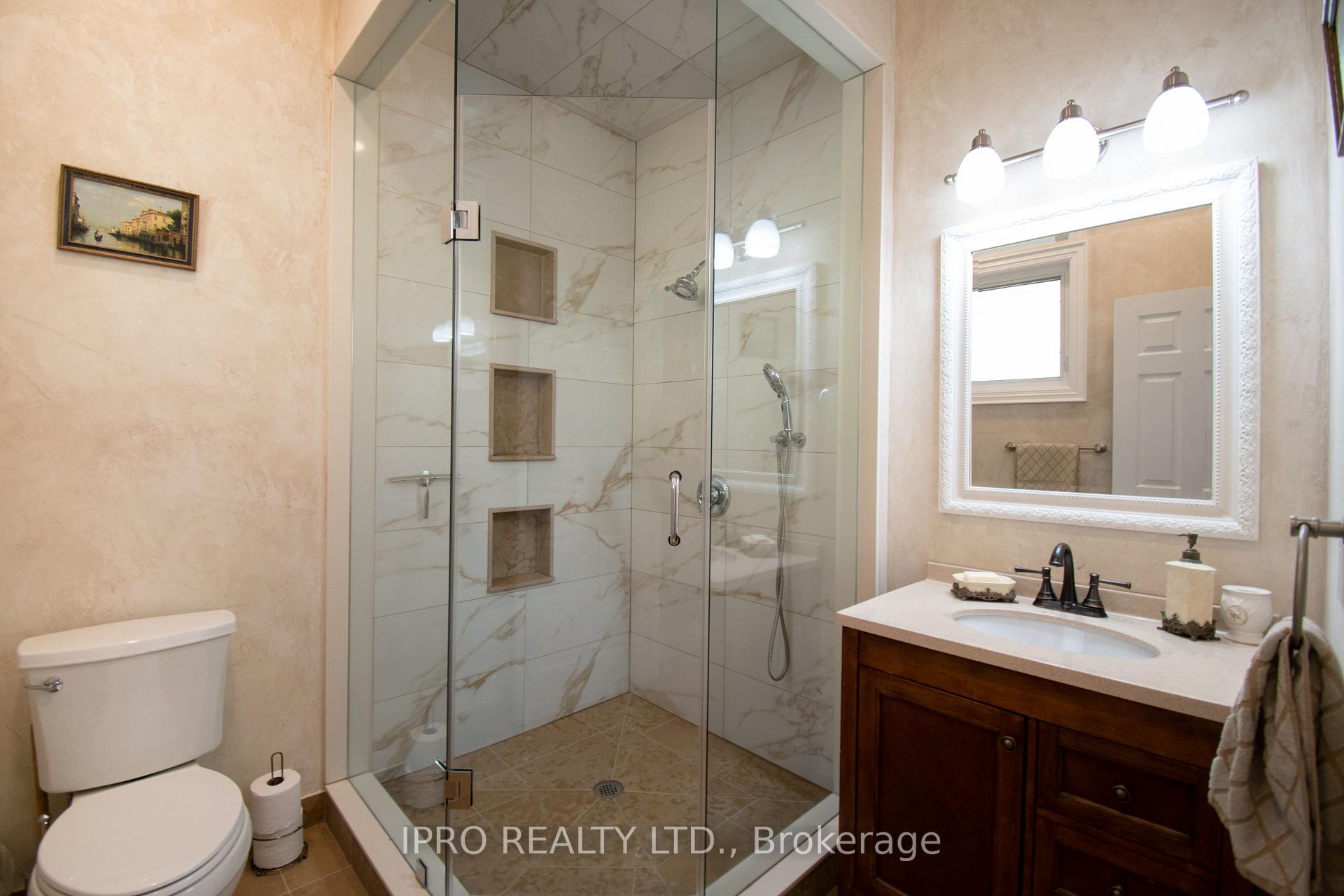 Photo 25 of 27 David Street, Brampton, Downtown Brampton — HOMEH
