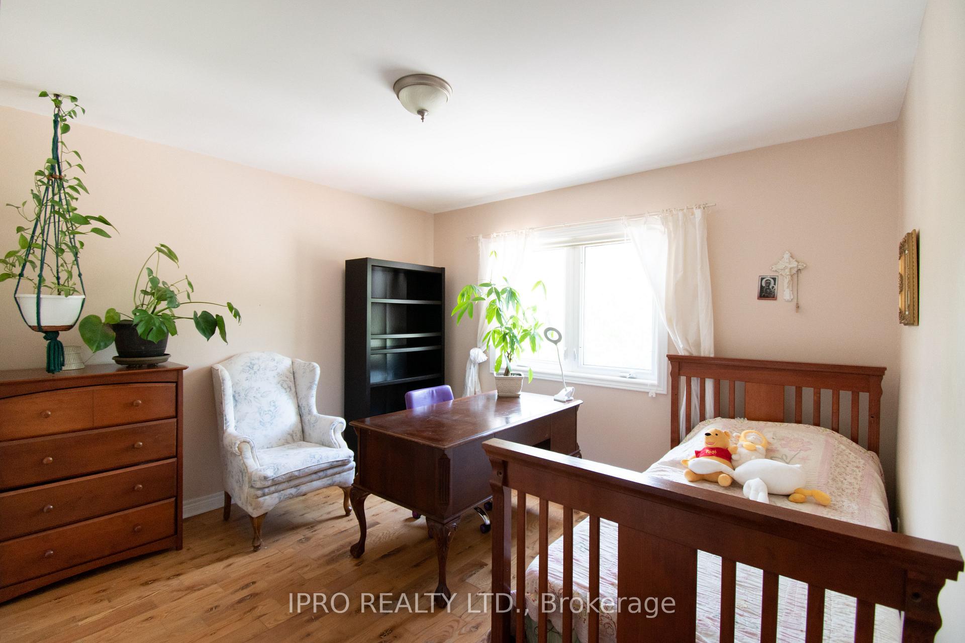 Photo 20 of 27 David Street, Brampton, Downtown Brampton — HOMEH