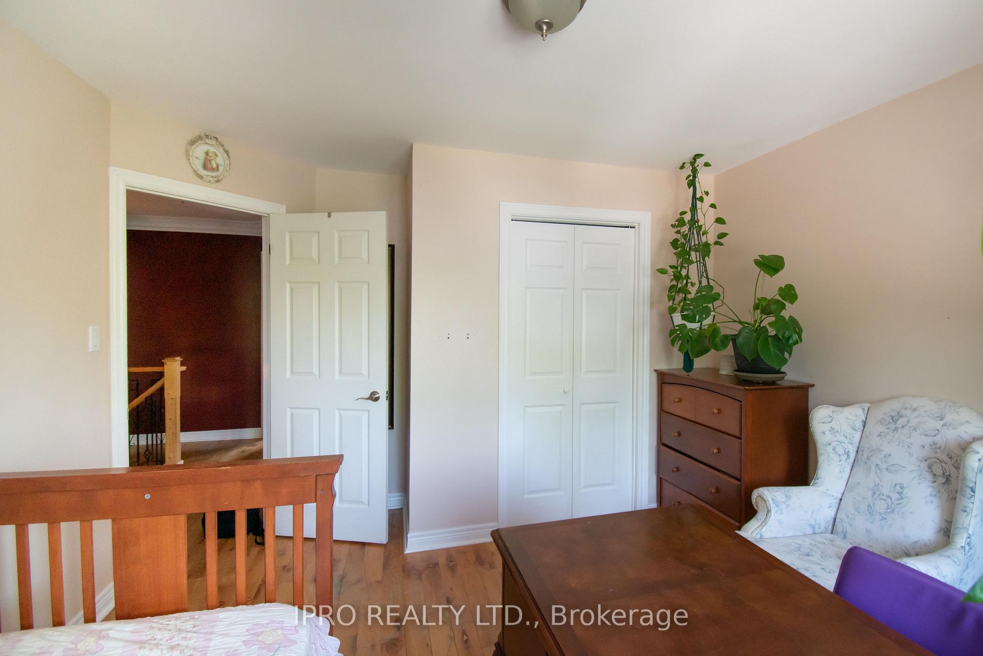 Photo 11 of 27 David Street, Brampton, Downtown Brampton — HOMEH