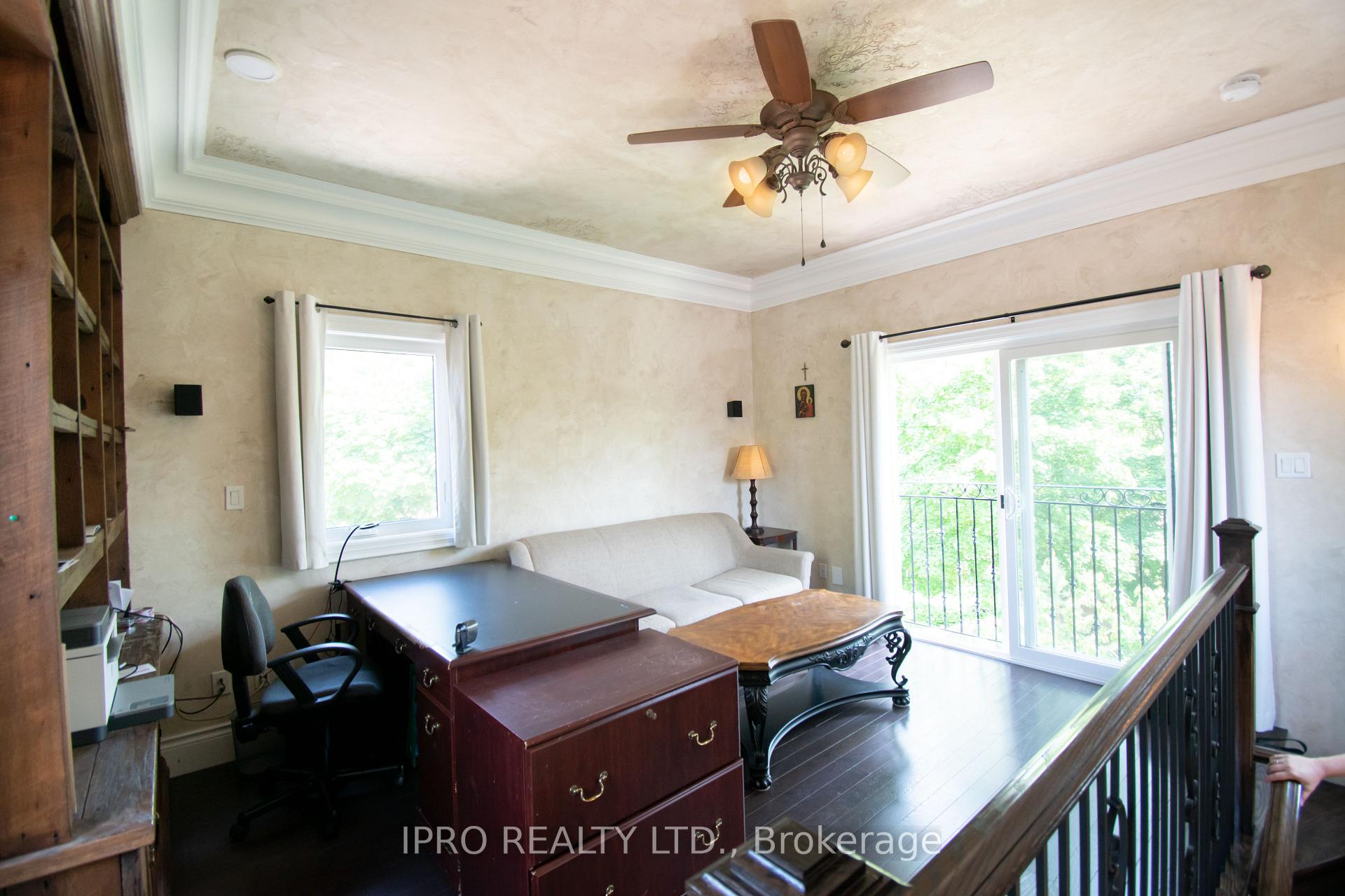 Photo 15 of 27 David Street, Brampton, Downtown Brampton — HOMEH