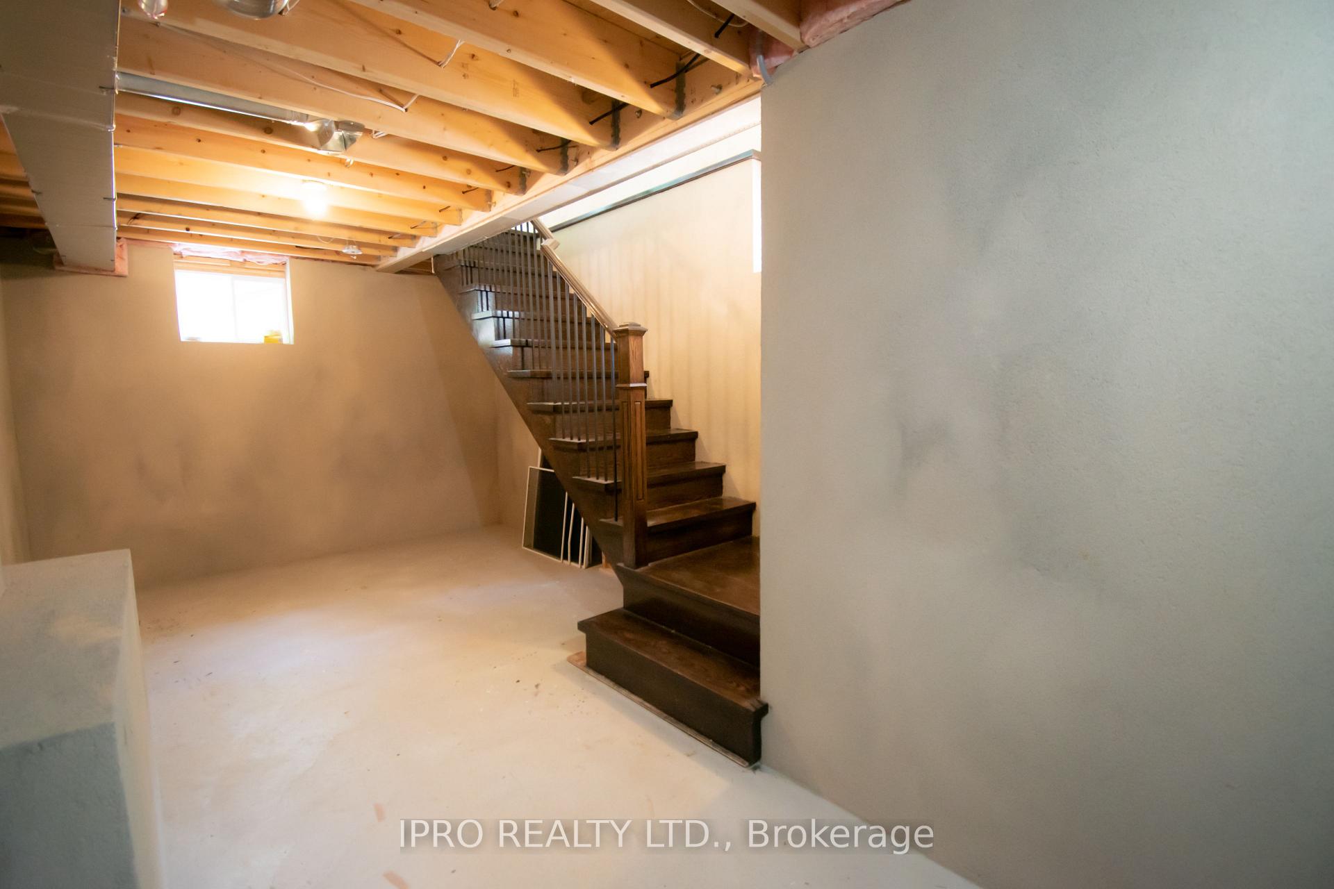 Photo 18 of 27 David Street, Brampton, Downtown Brampton — HOMEH