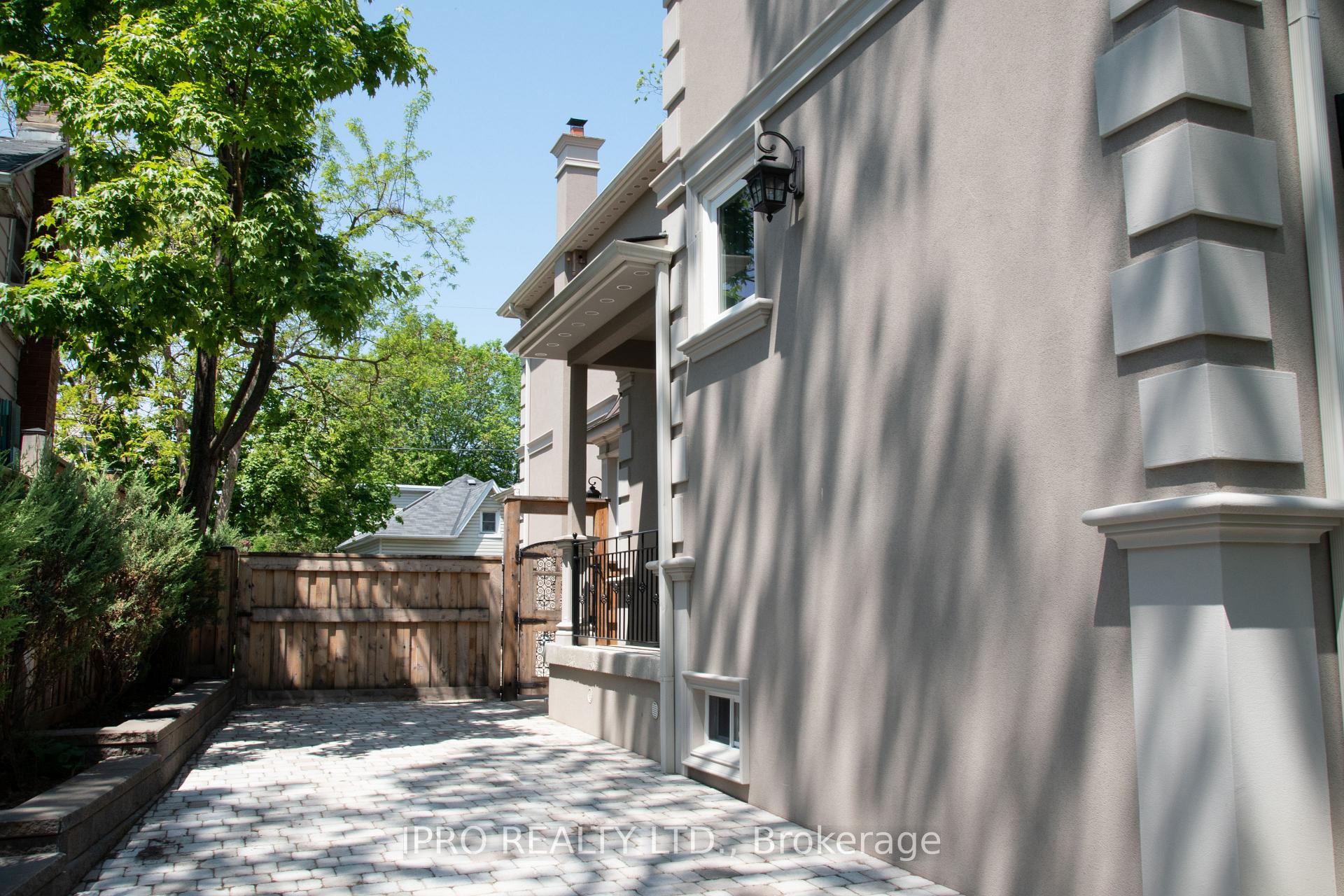 Photo 34 of 27 David Street, Brampton, Downtown Brampton — HOMEH