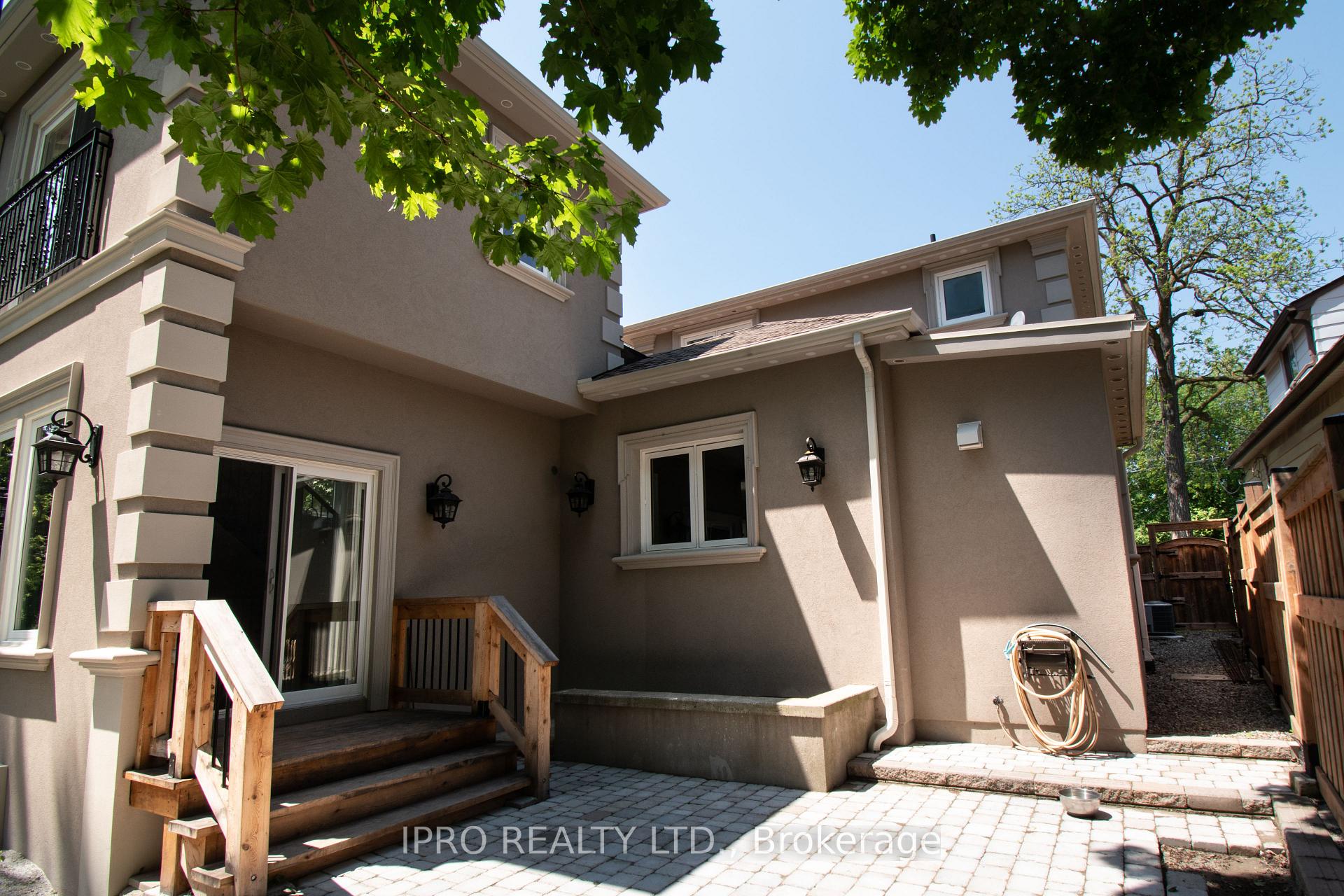Photo 32 of 27 David Street, Brampton, Downtown Brampton — HOMEH