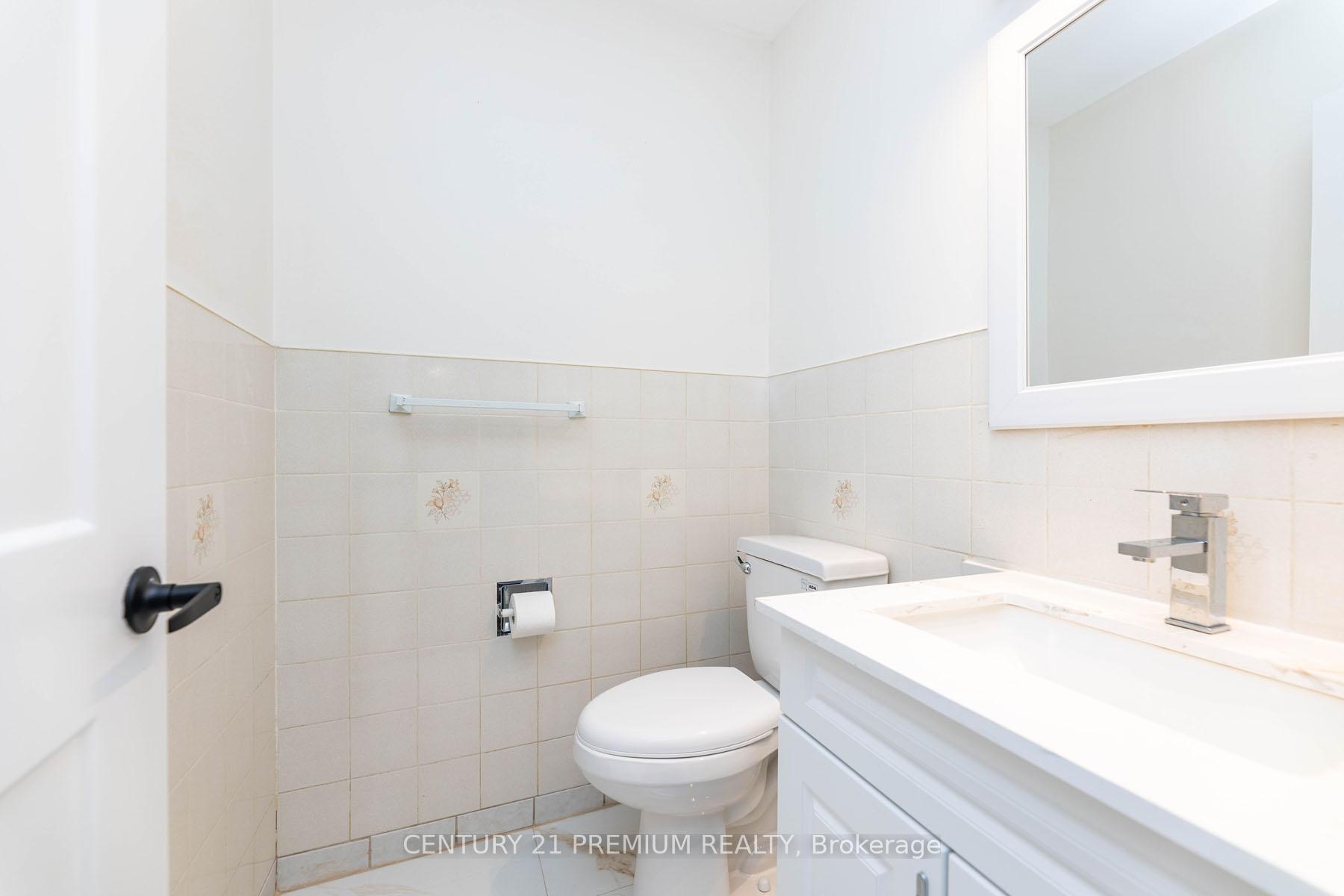 Photo 13 of 46 Kingknoll Drive, Brampton, Fletcher's Creek South — HOMEH