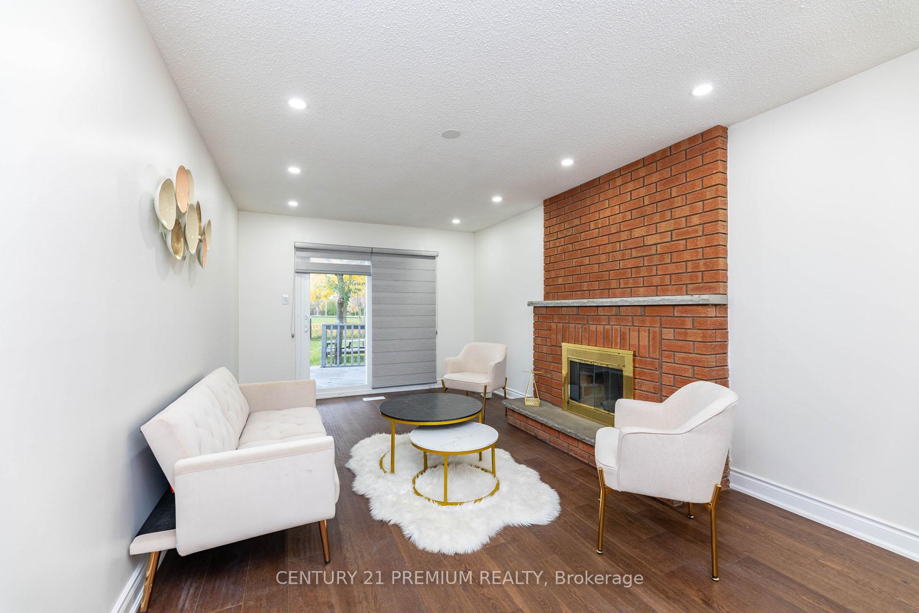 Photo 11 of 46 Kingknoll Drive, Brampton, Fletcher's Creek South — HOMEH