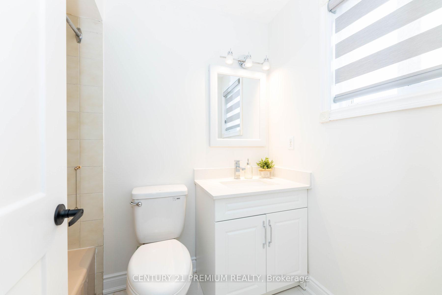 Photo 23 of 46 Kingknoll Drive, Brampton, Fletcher's Creek South — HOMEH