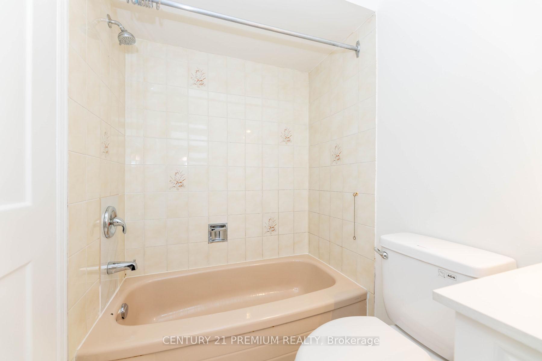 Photo 25 of 46 Kingknoll Drive, Brampton, Fletcher's Creek South — HOMEH