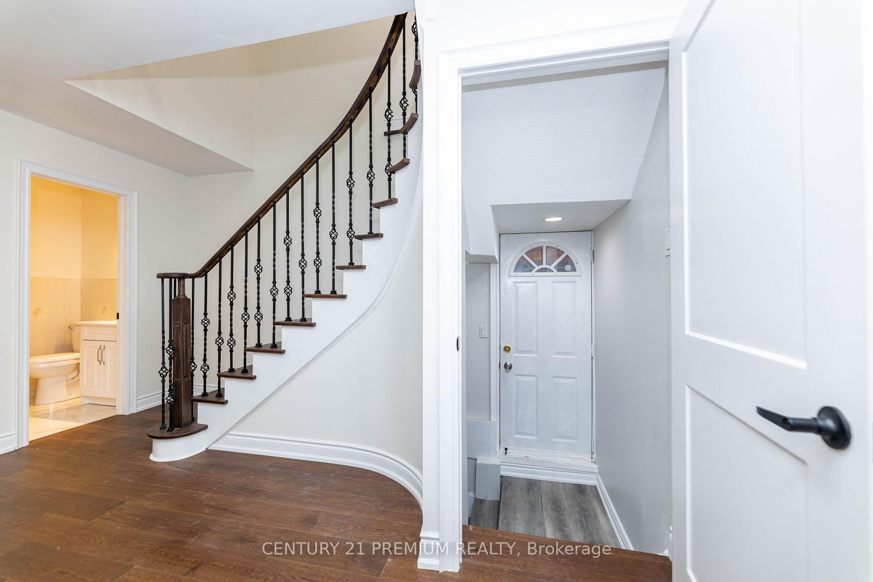 Photo 32 of 46 Kingknoll Drive, Brampton, Fletcher's Creek South — HOMEH